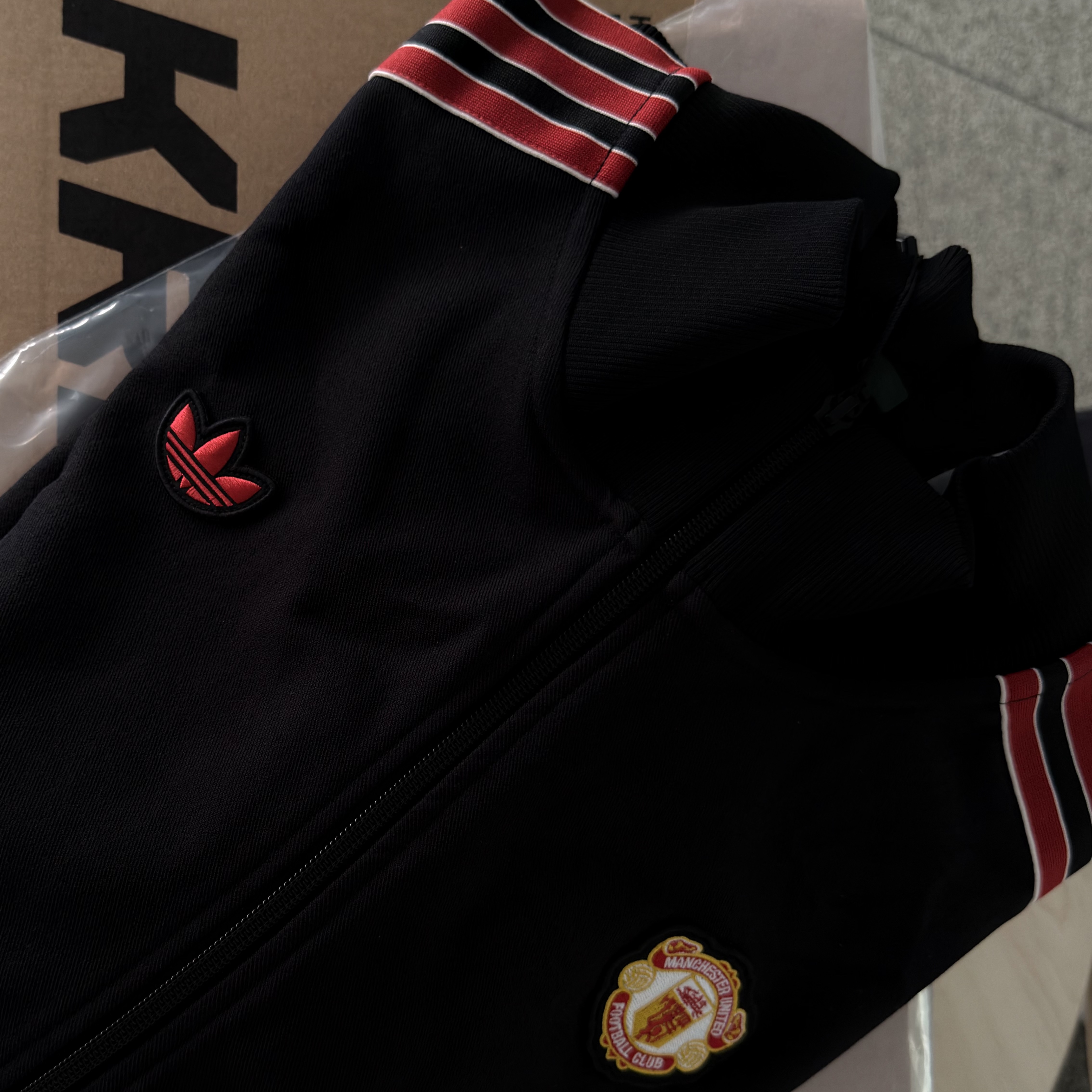 Adidas Manchester United Terrace Icon Track Top Black - KR Sizing 착용 스타일 - 2