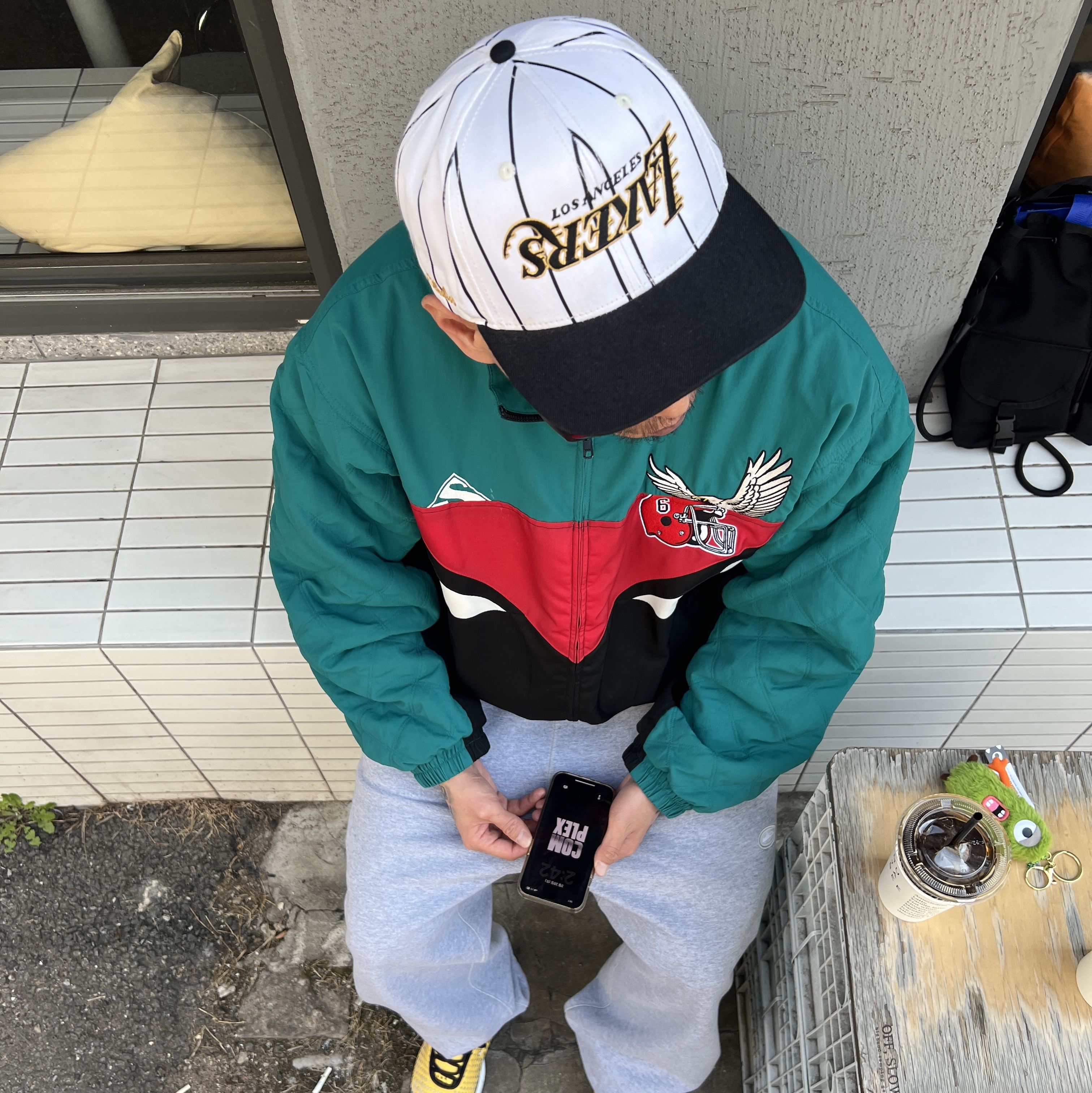 Supreme x MM6 Maison Margiela Split Stadium Jacket Black - 26SS, Corteiz Mini Island Sweatpant Heather Grey 착용 스타일 - 3