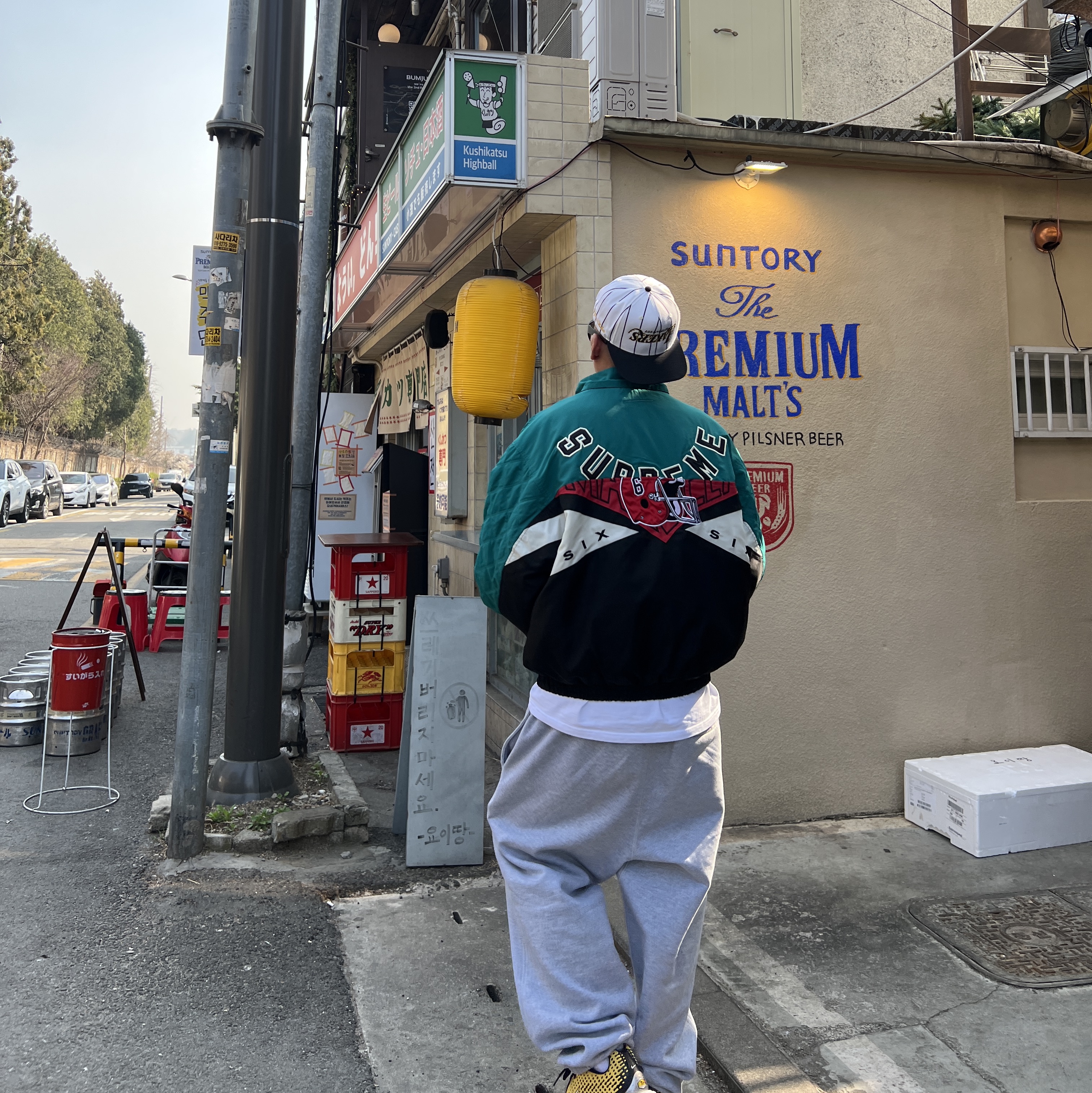 Supreme x MM6 Maison Margiela Split Stadium Jacket Black - 26SS, Corteiz Mini Island Sweatpant Heather Grey 착용 스타일 - 8