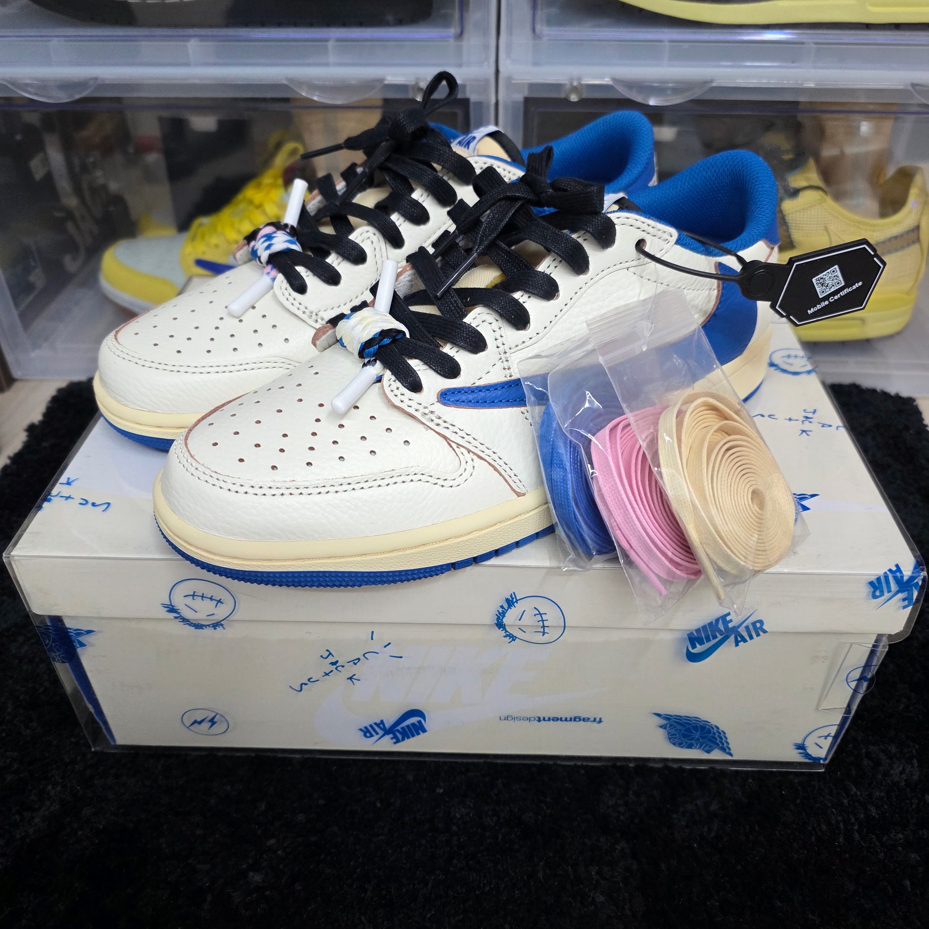 Jordan 1 x Travis Scott x Fragment Retro Low OG SP Sail Military Blue 착용 스타일