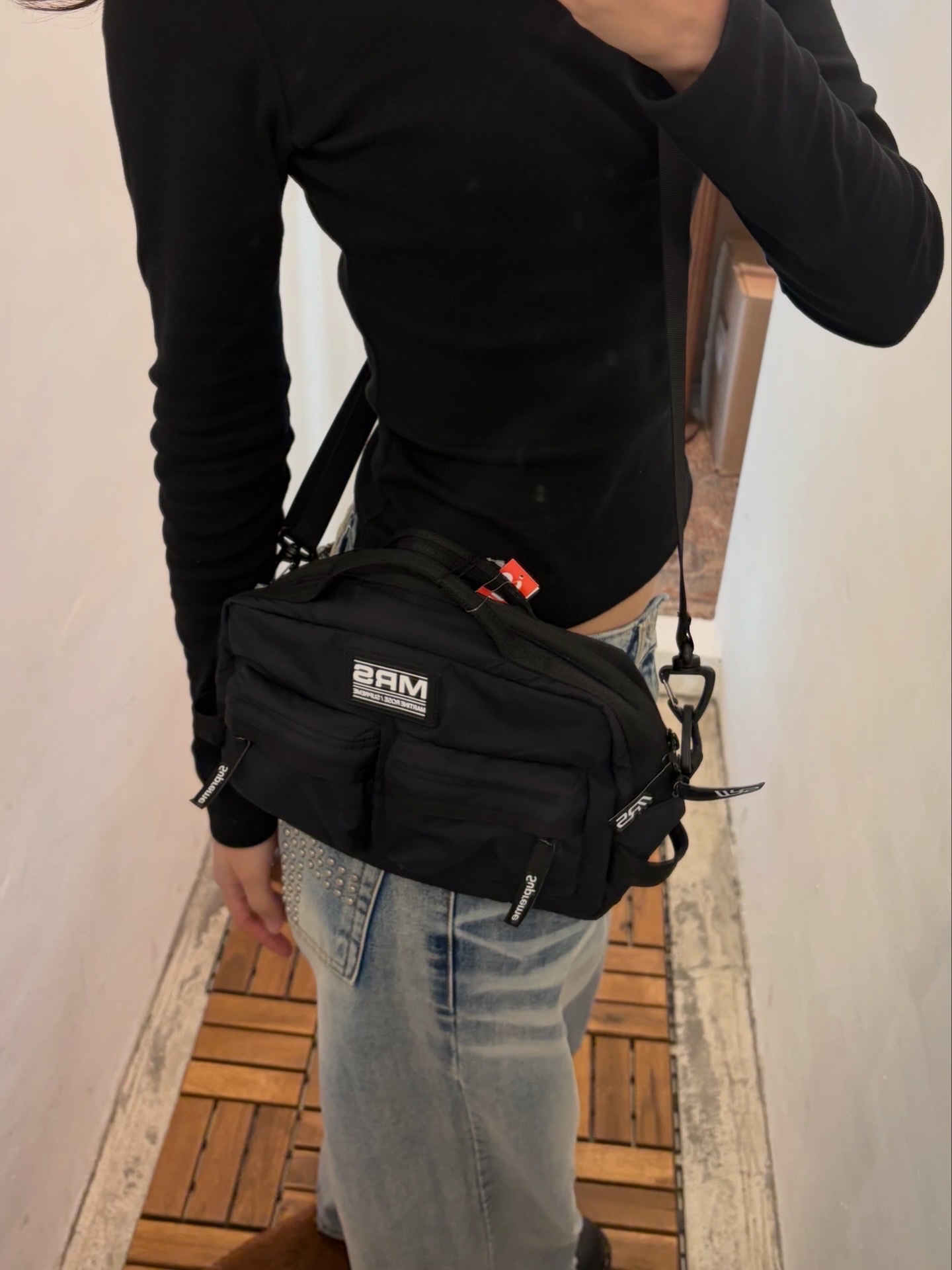 Supreme x Martine Rose Mini Duffle Bag Black - 24FW 착용 스타일 - 1