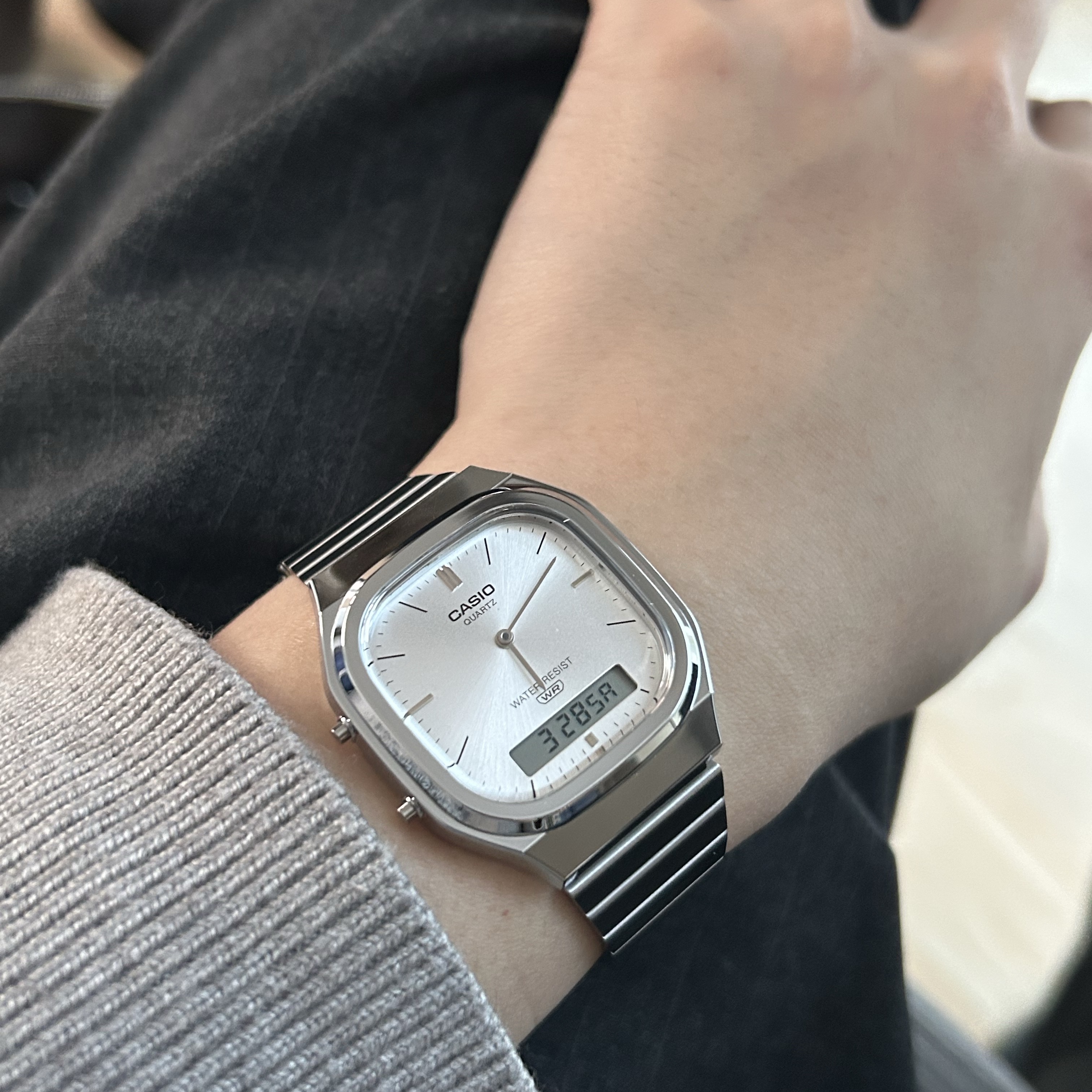 Casio AQ-240E-7A 착용 스타일 - 2