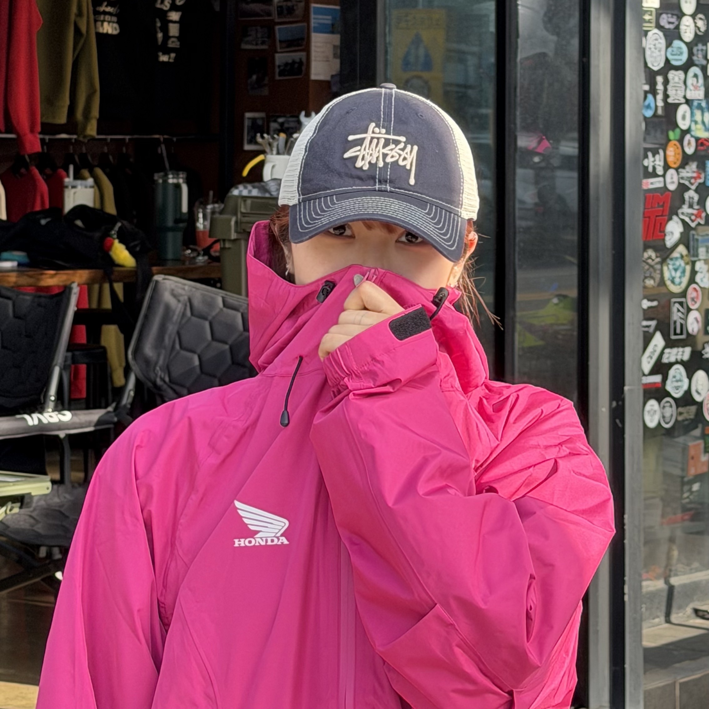 Honda Wind Shell Jacket Pink 착용 스타일 - 2