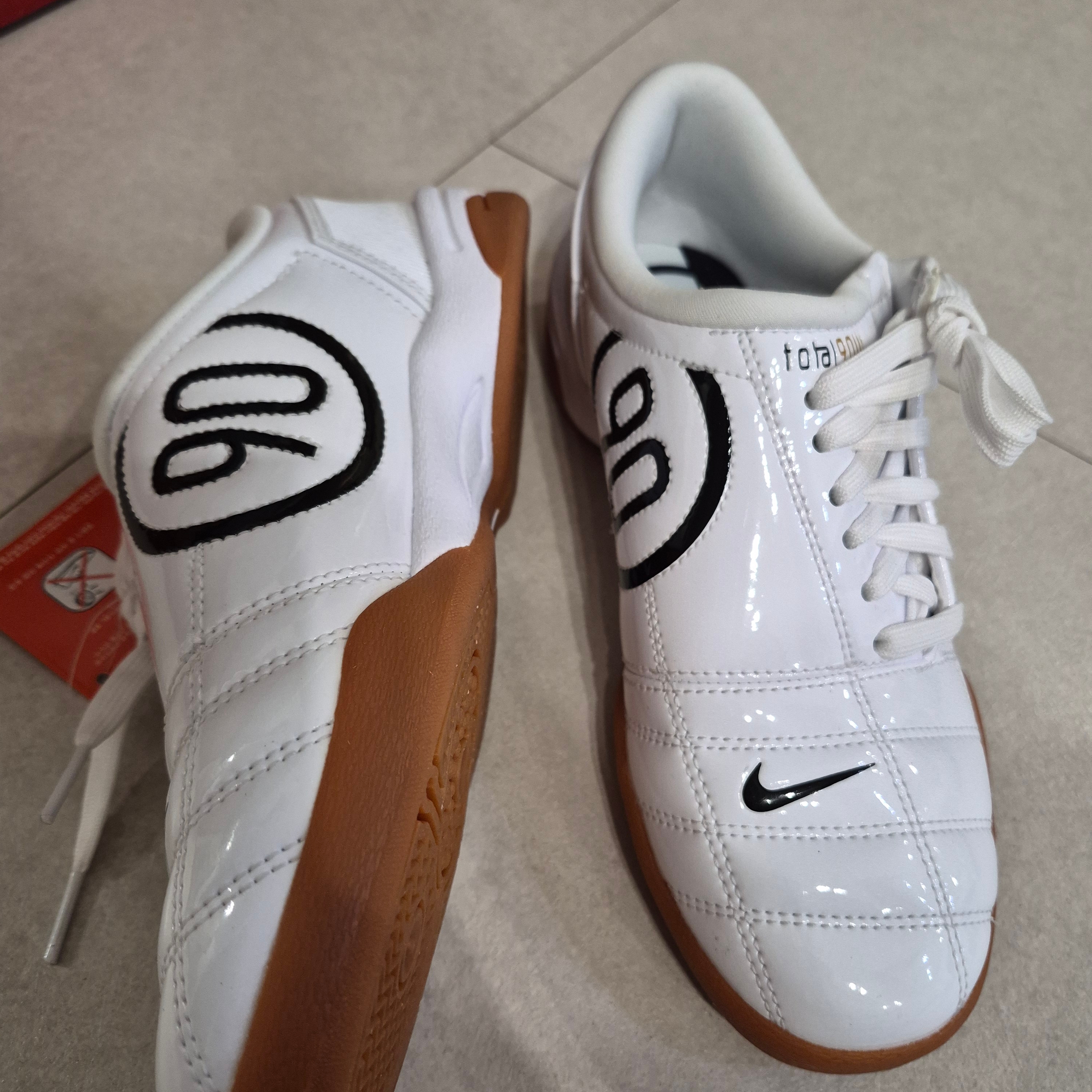 (W) Nike Total 90 White Metallic 착용 스타일 - 6