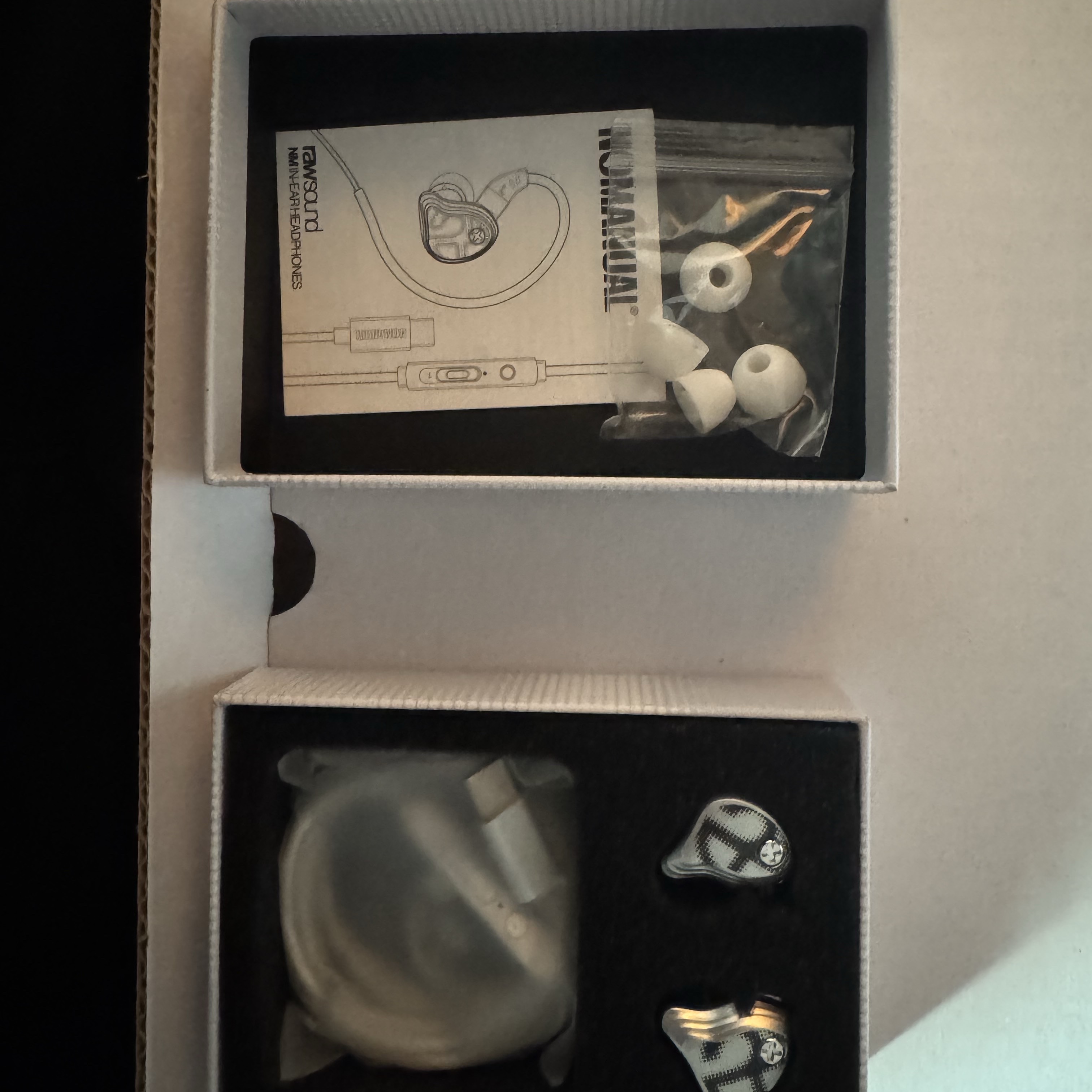NOMANUAL In-Ear Headphones 착용 스타일 - 2