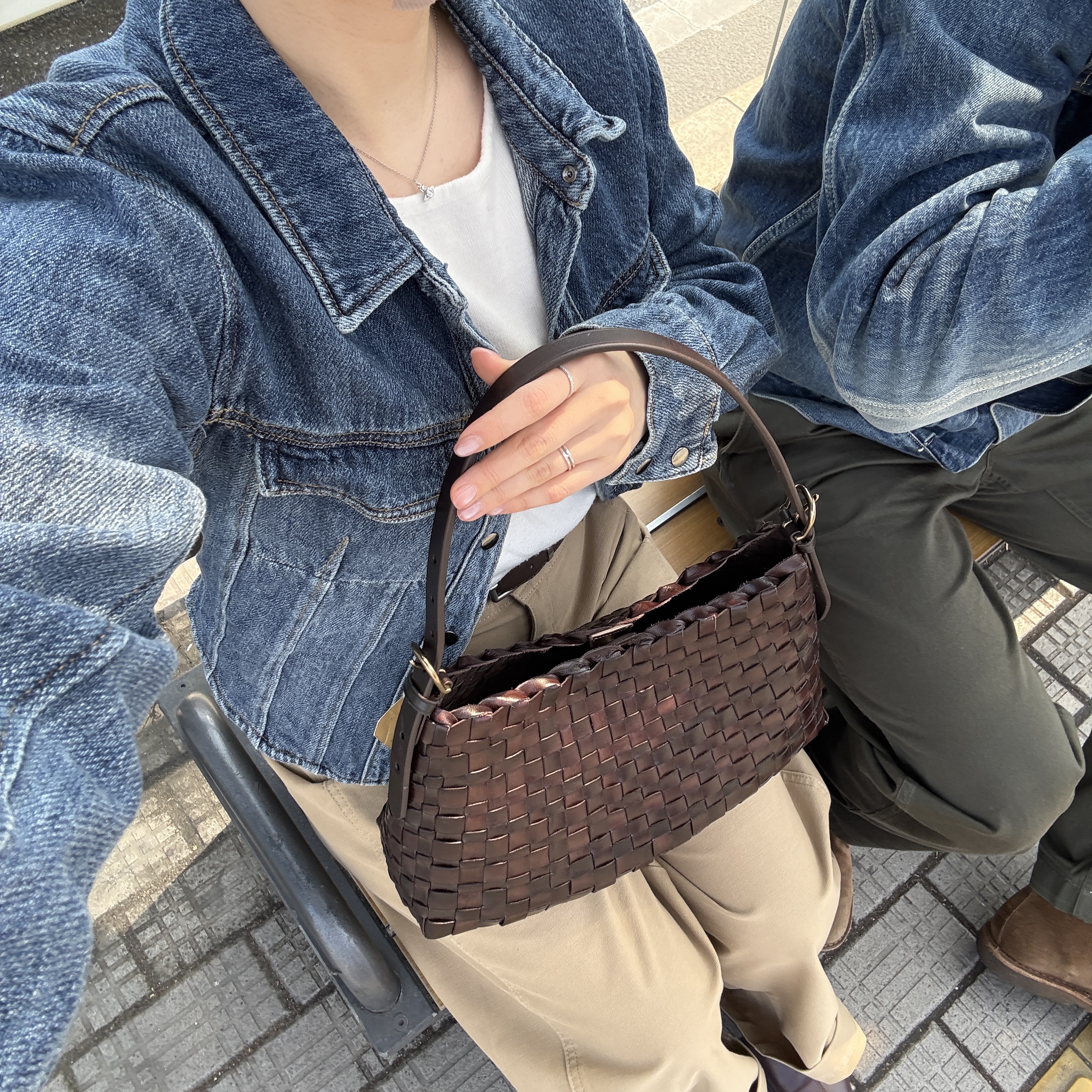 Dragon Diffusion Hobo Salvage Dark Brown, Vivienne Westwood Mini Bas Relief Pendant Silver 착용 스타일