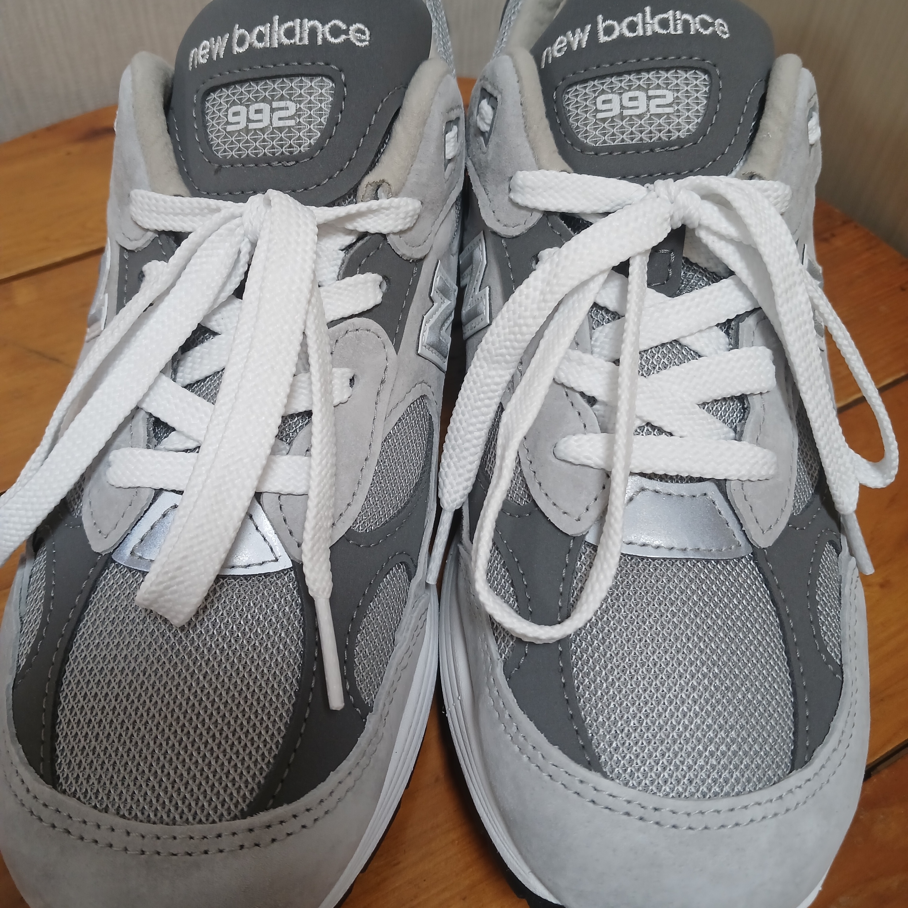 New Balance 992 Made in USA Core Grey Silver Metallic 착용 스타일