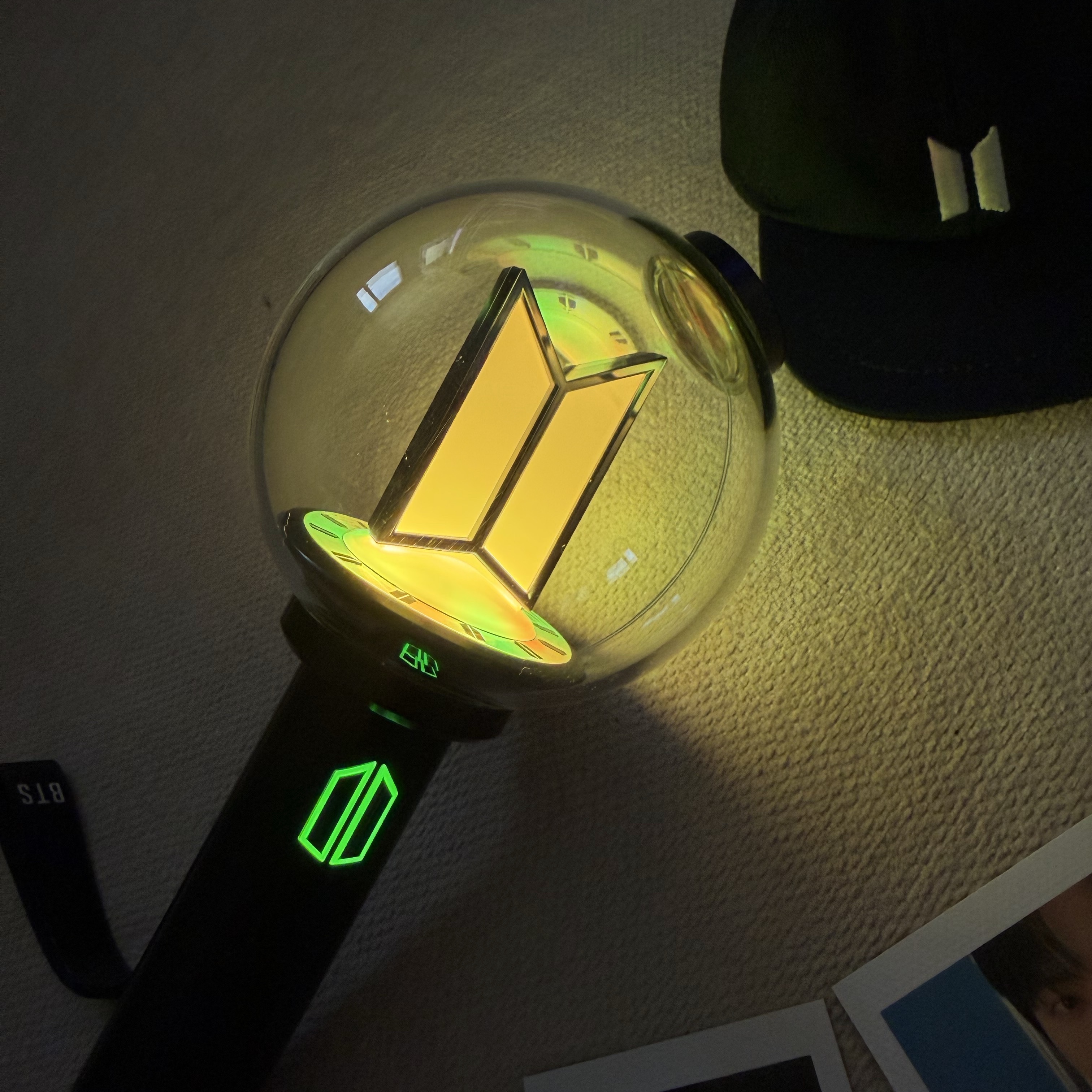 BTS Official Light Stick Ver. 4 착용 스타일