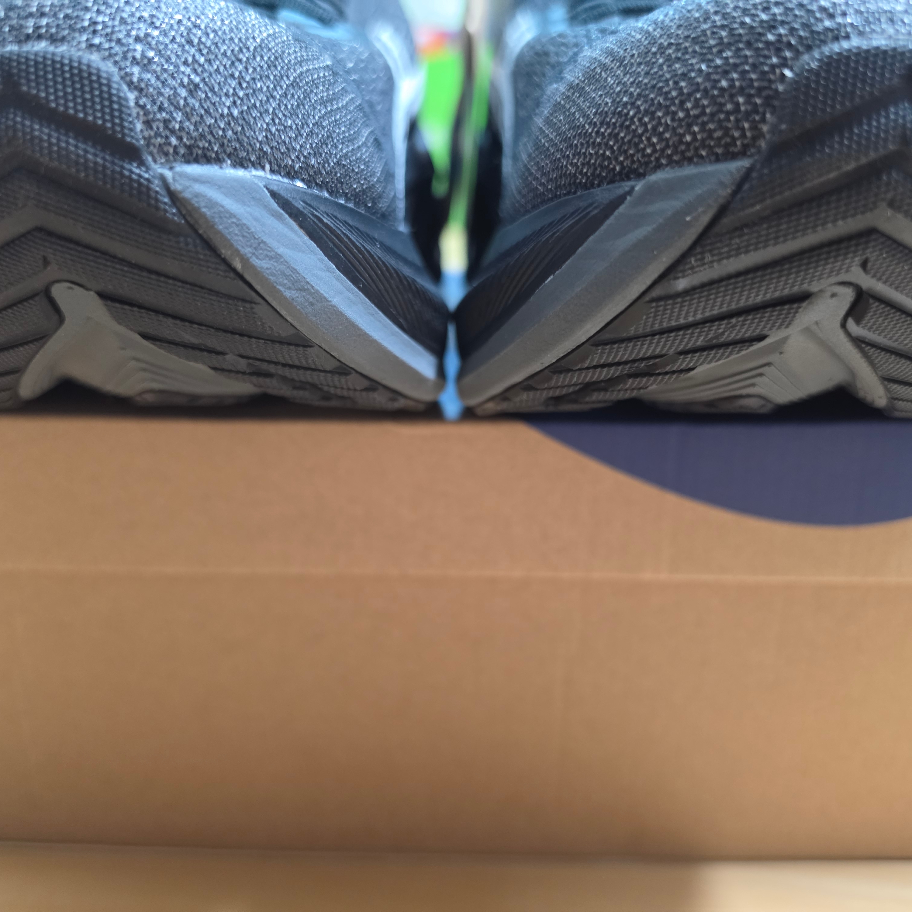 Asics Superblast 2 Black White 착용 스타일 - 9