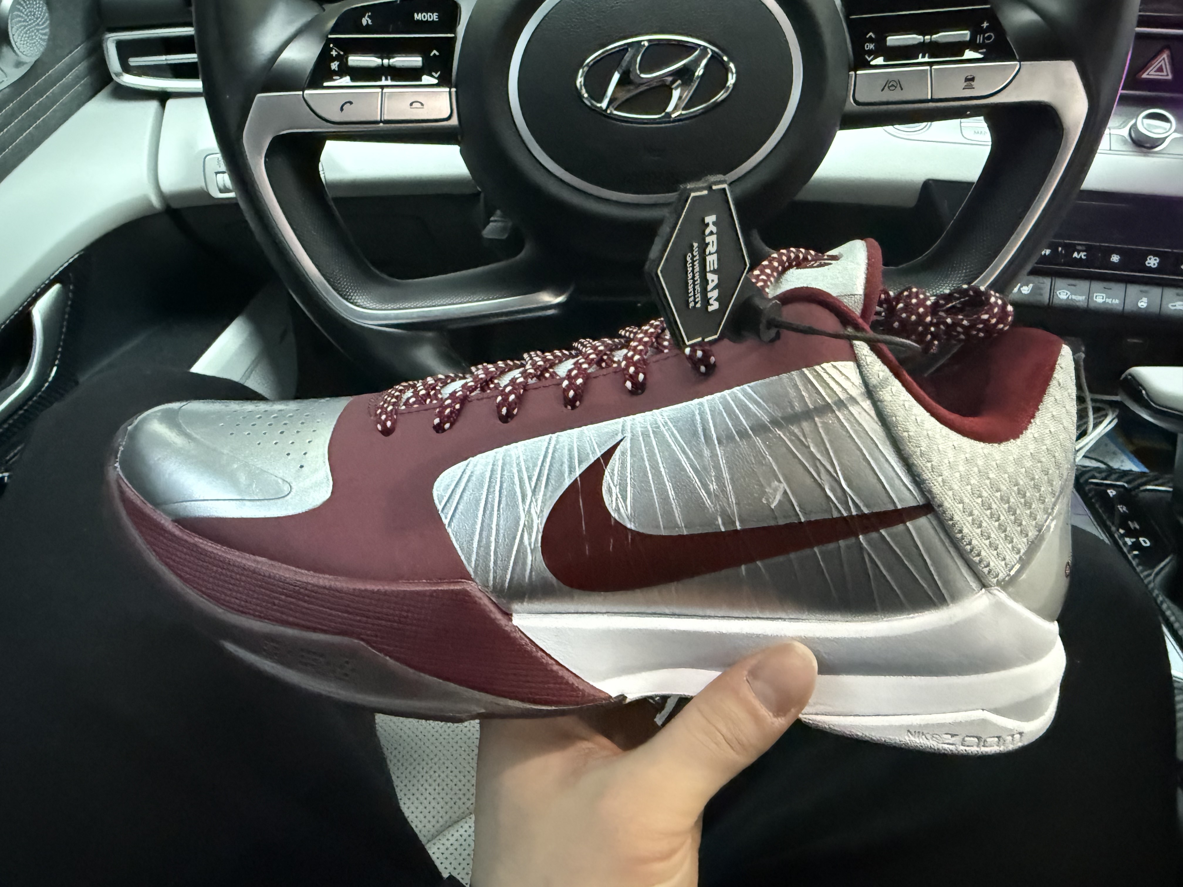 Nike Kobe 5 Protro Lower Merion Aces Away Metallic Silver Team Red 착용 스타일