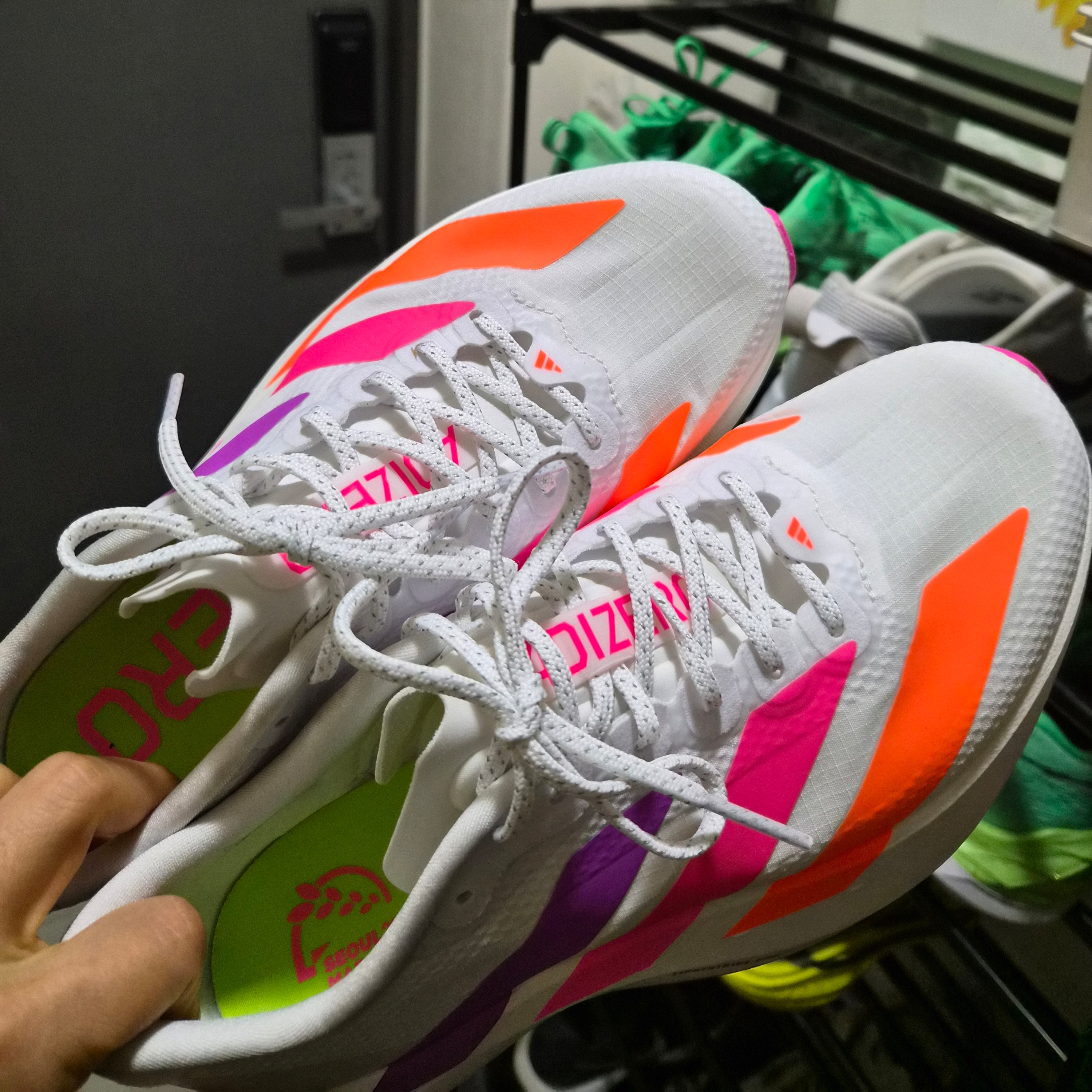 (W) Adidas Adizero EVO SL Cloud White Purple Burst 착용 스타일