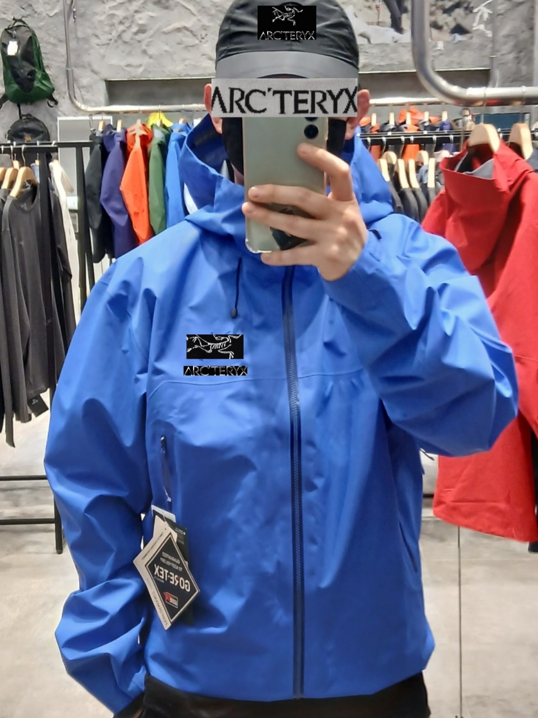 Stone Island 9100011 Nylon Metal in Econyl Baseball Cap with Drawcord Compass Embroidery Black, Arc'teryx Kragg Cotton Logo SS T-Shirt 24K Black 착용 스타일 - 2