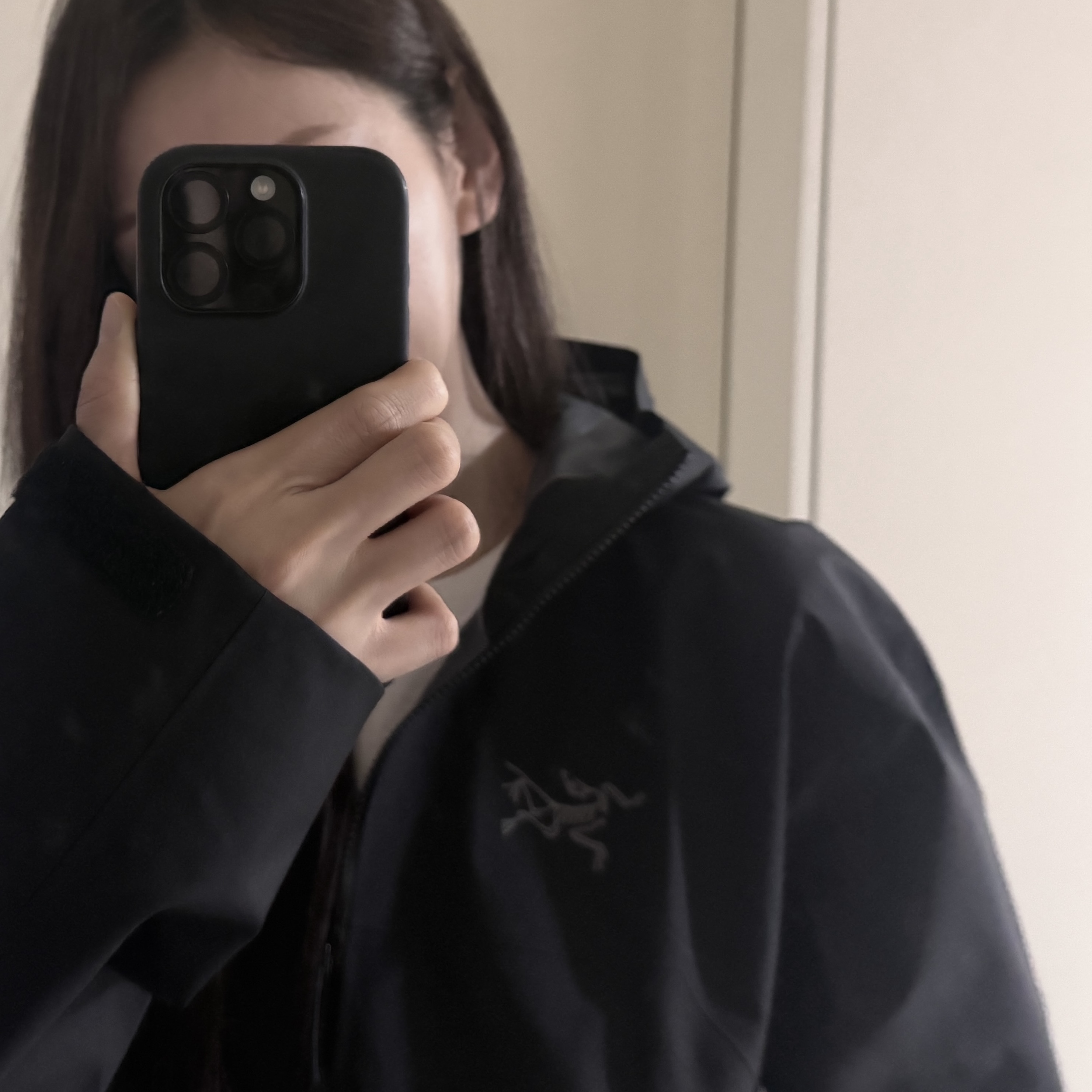 Arc'teryx Beta Jacket Black 착용 스타일
