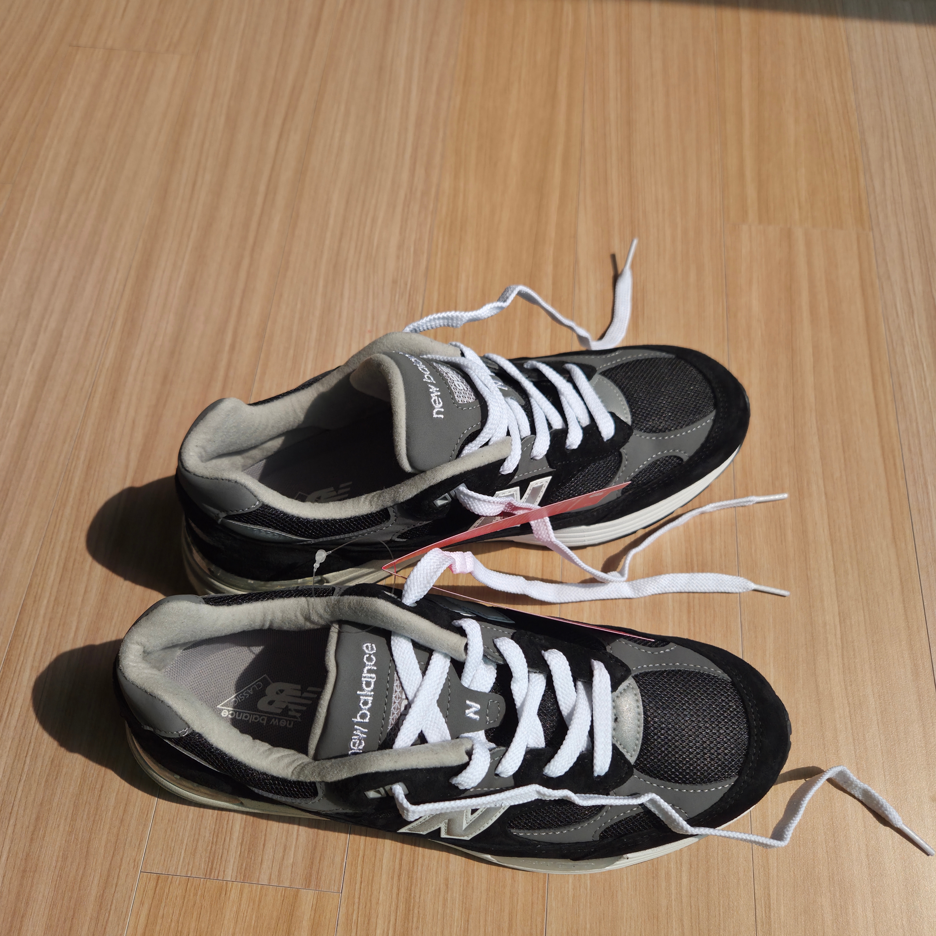 New Balance 992 Made in USA Core Black Grey 착용 스타일 - 1