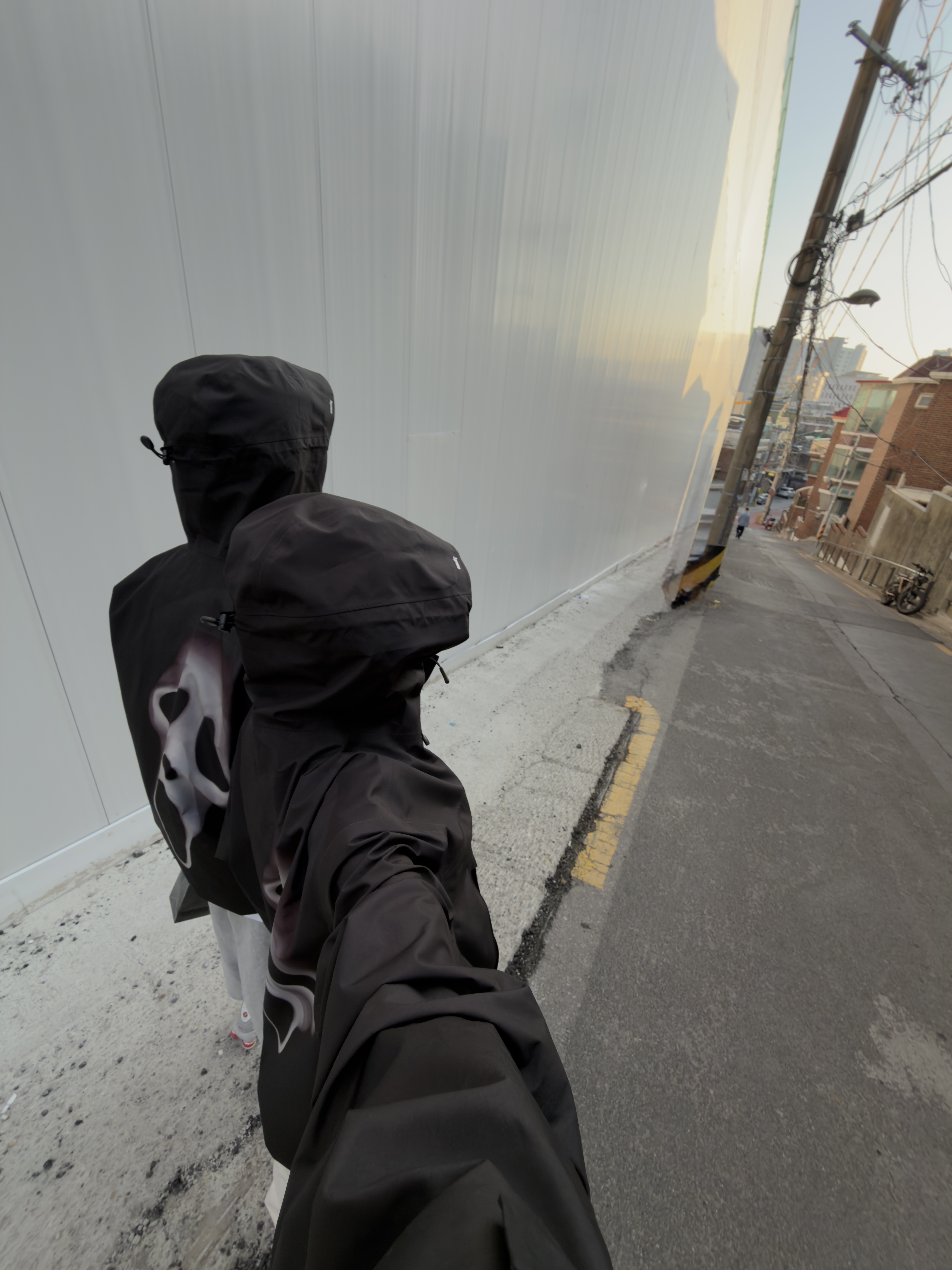 Supreme Gore-Tex Ghostface Shell Jacket Black - 26SS 착용 스타일 - 1