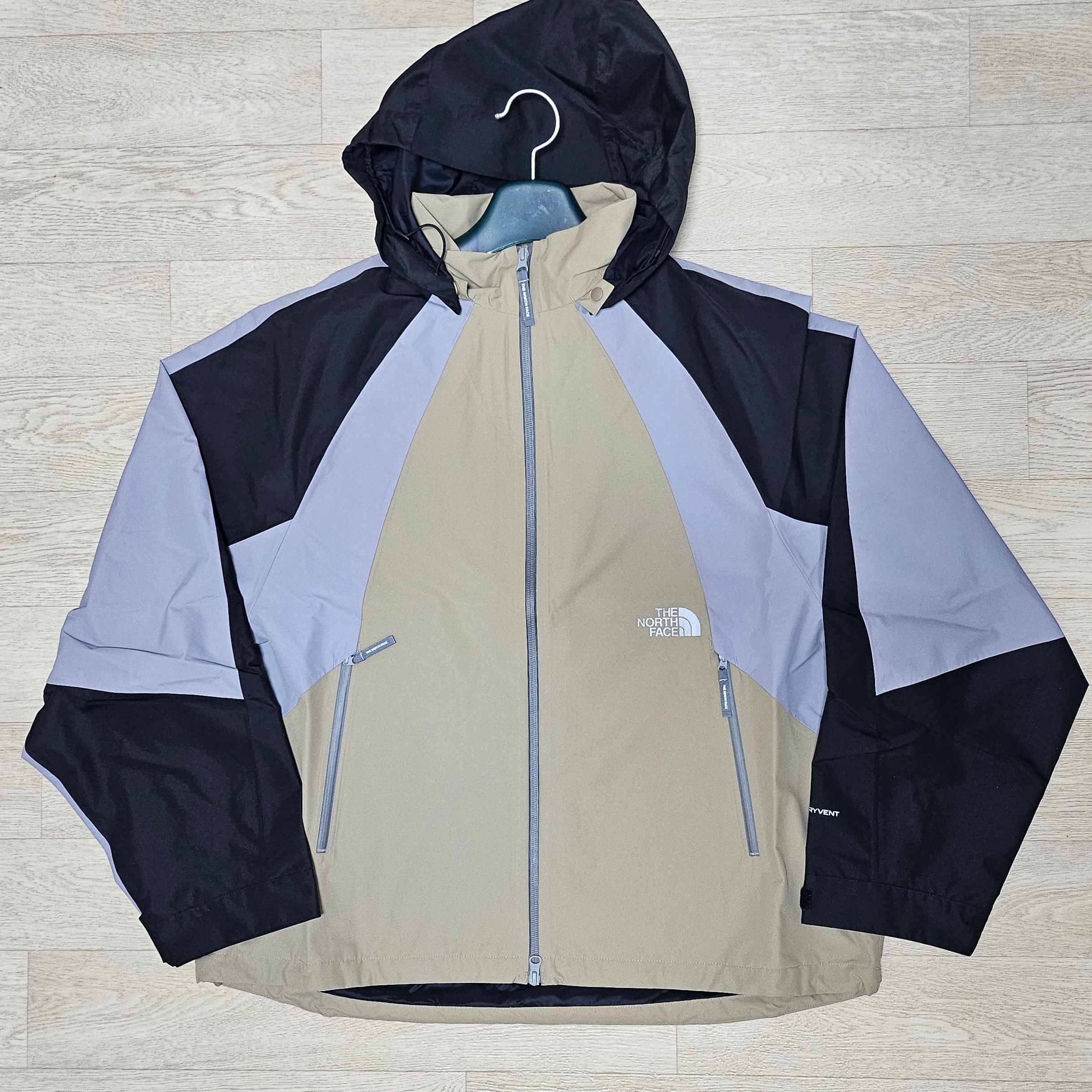 The North Face White Label Slope Jacket Dark Beige 착용 스타일