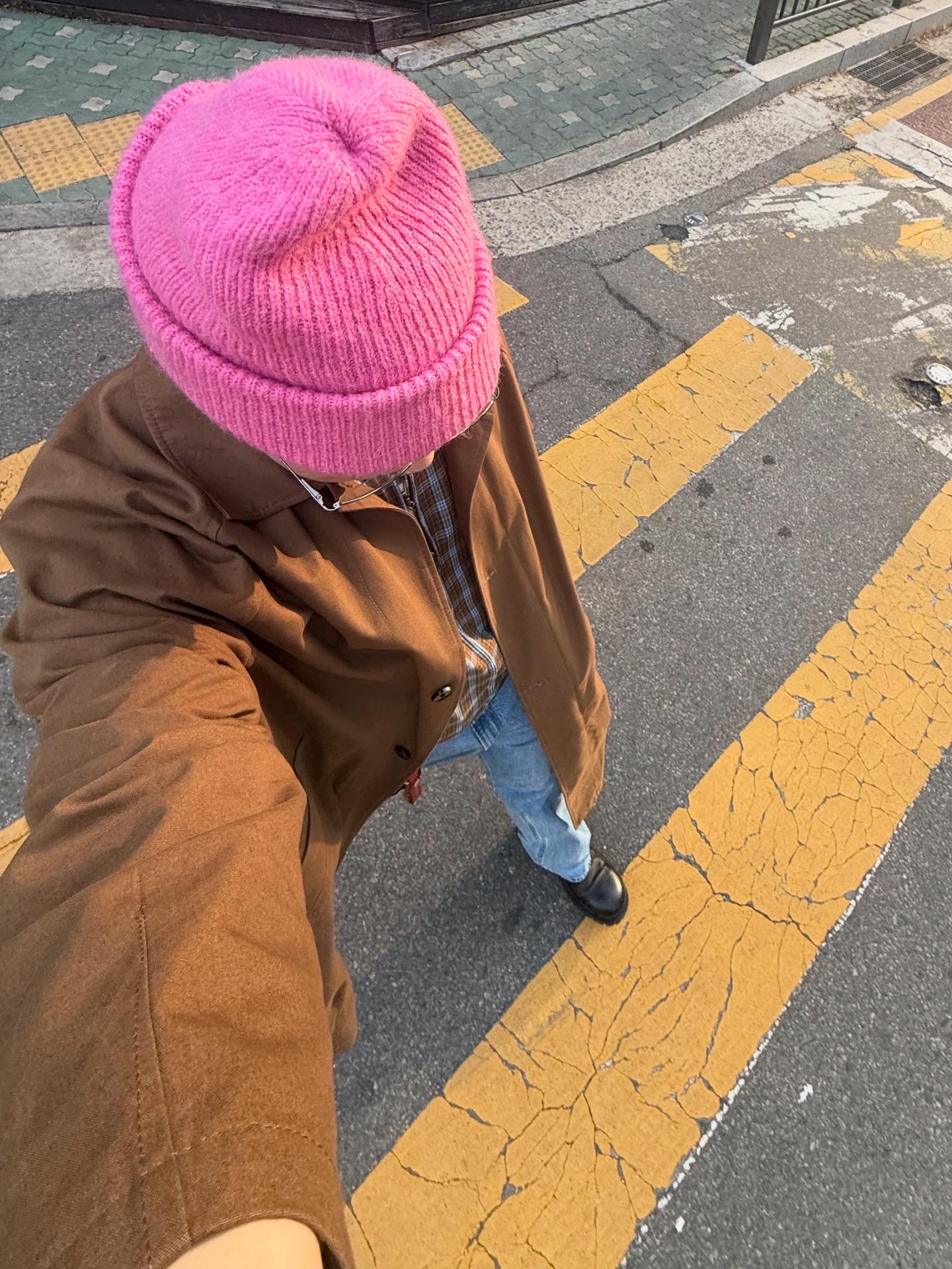 Supreme Mark Leckey Hardcore Patchwork Harrington Jacket Multicolor - 23FW, Supreme x Koss Portapro Headphones White - 23FW 착용 스타일 - 3