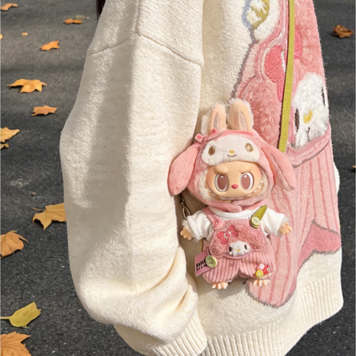 Pop Mart Labubu The Monsters x Hello Kitty And Friends Series Plush Pendant My Melody (Opened Case) 착용 스타일