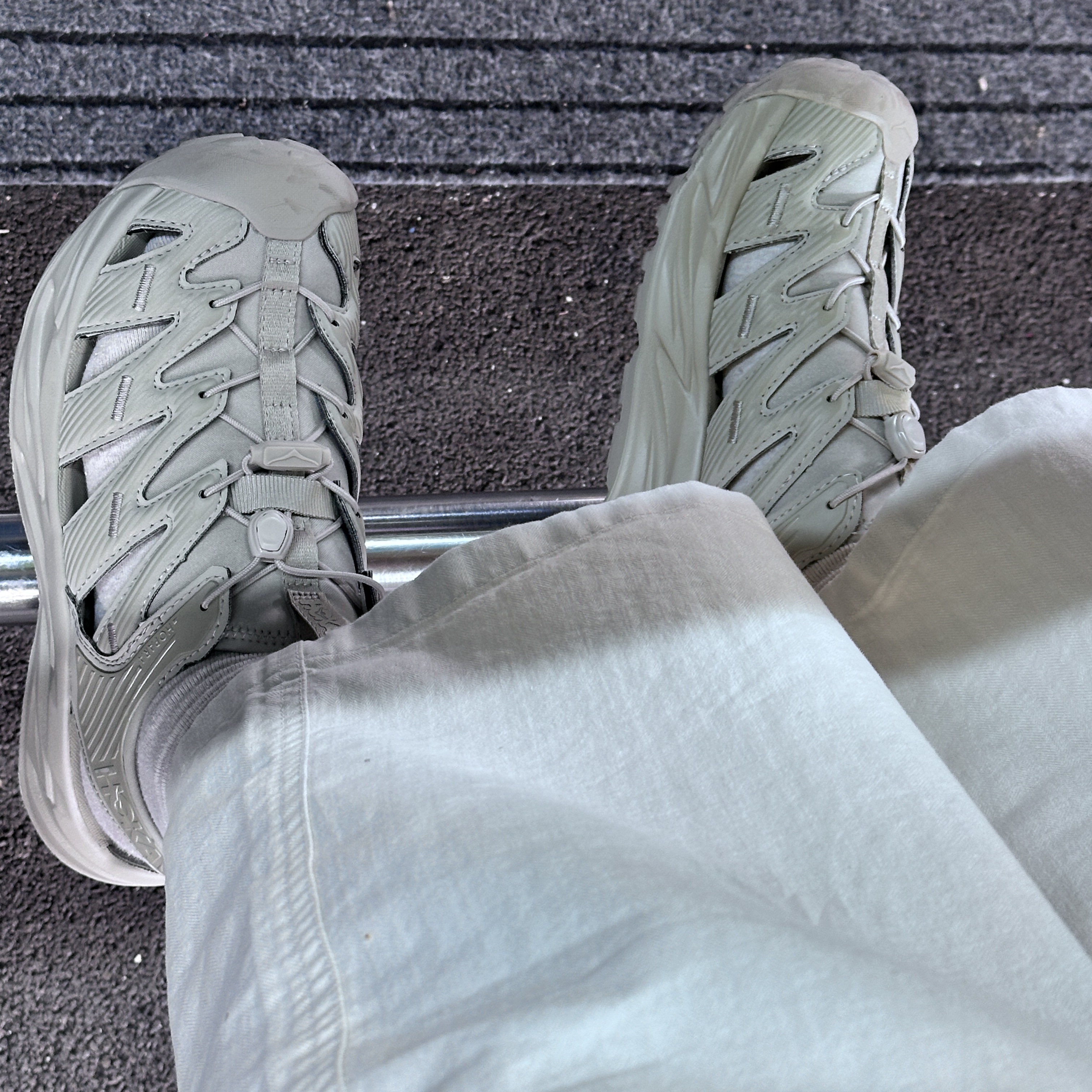 Hoka Hopara Oxford Tan - 26SS 착용 스타일