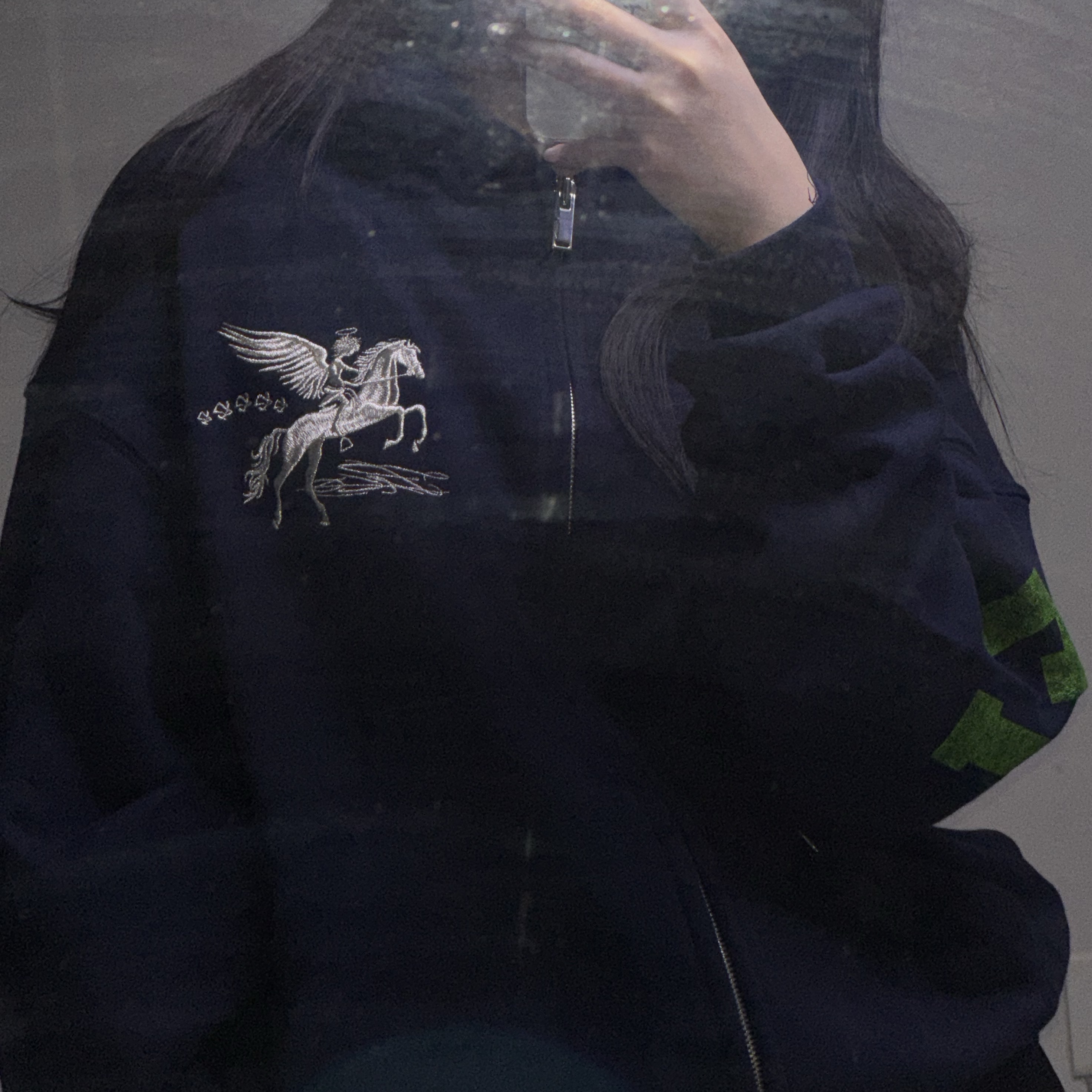 PACOSPLY Falling Angel Zip Up Hoodie Navy 착용 스타일