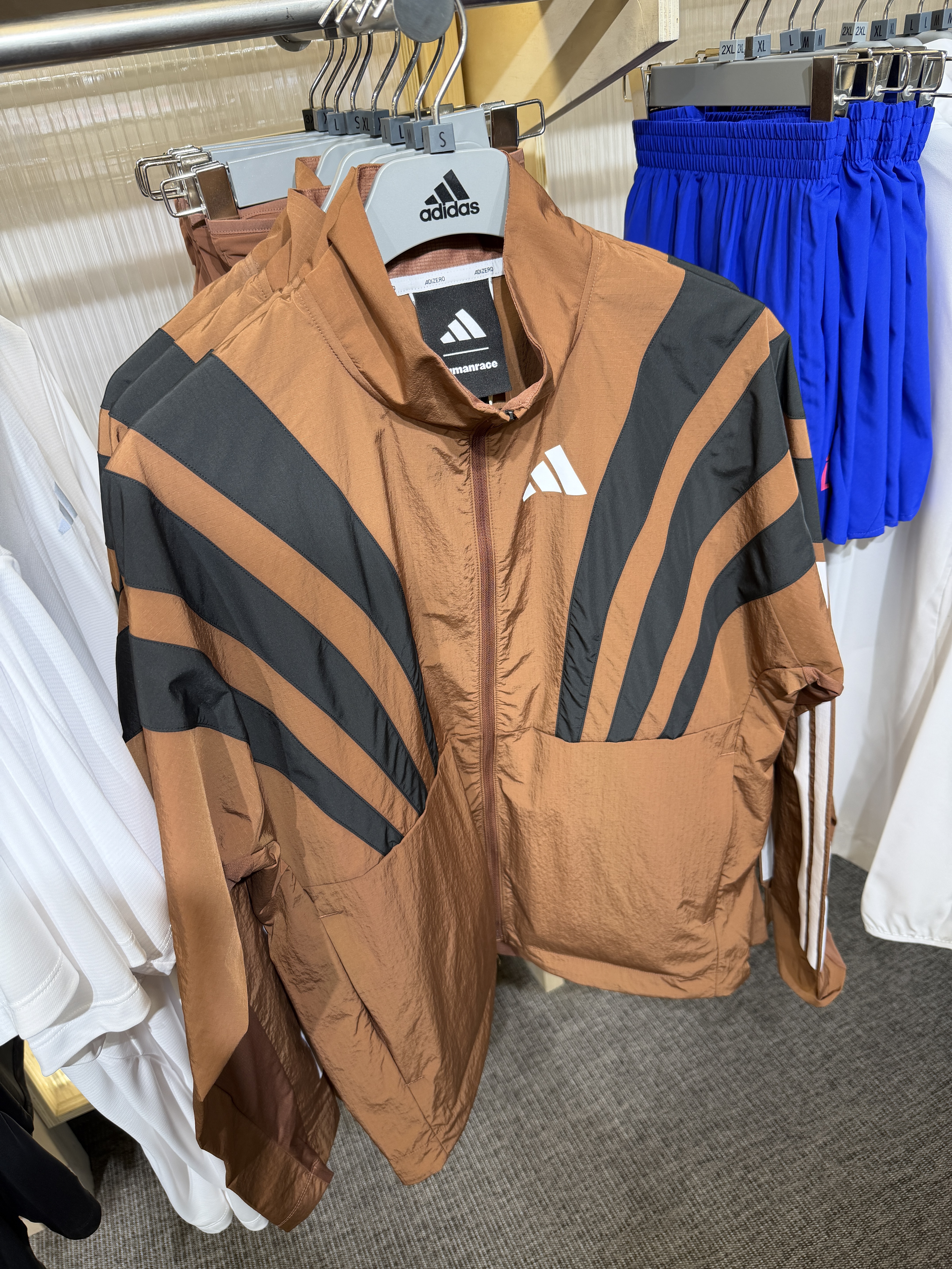 Adidas x Pharrell Williams Adizero EVO SL Preloved Brown 착용 스타일 - 2