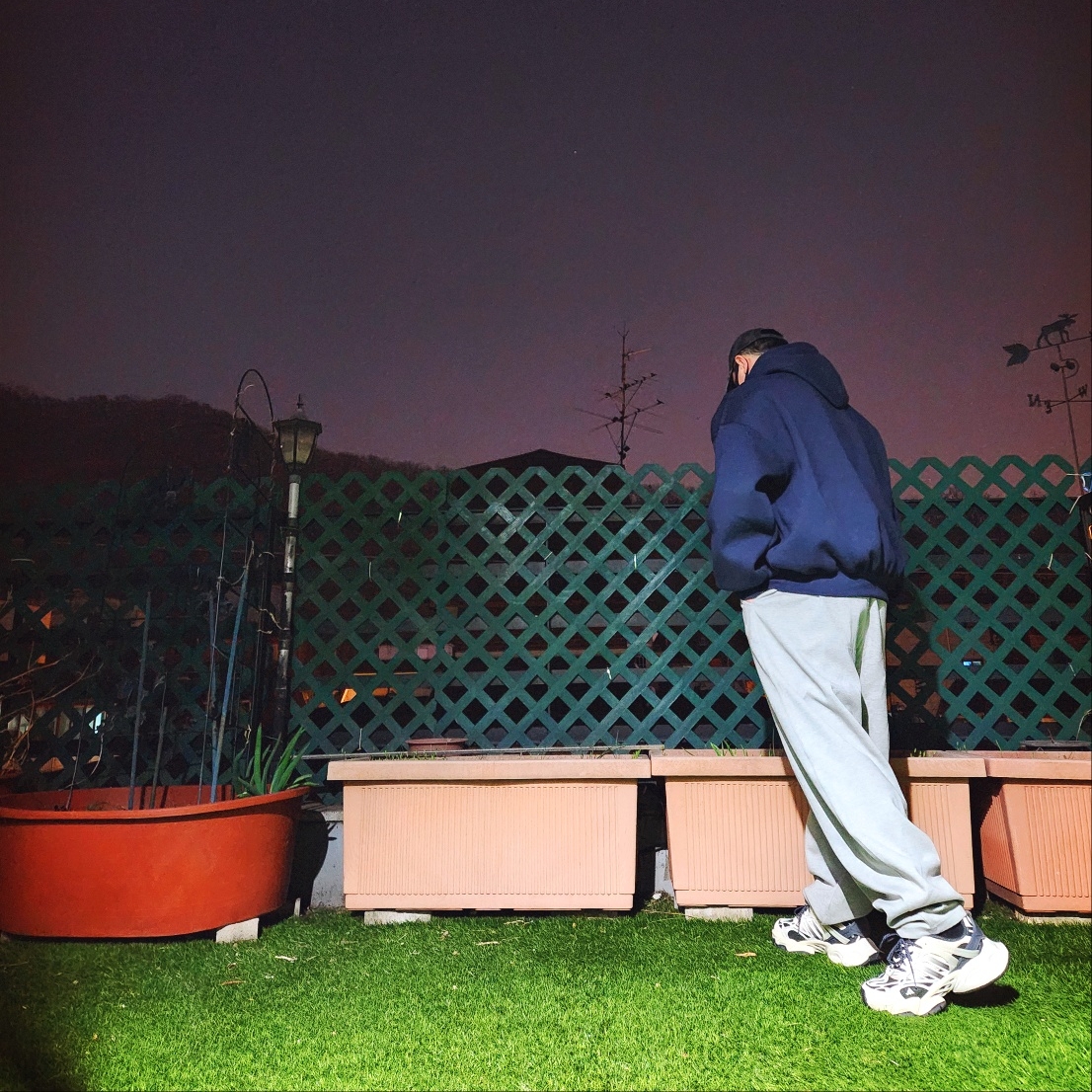 Undermycar Mu.10 Anti Fxxking Logo Play Oversized Bonded Hoodie Navy, Undermycar Mu.162 Circle Logo Balloon Fit Sweat Pants Melange Gray 착용 스타일 - 2