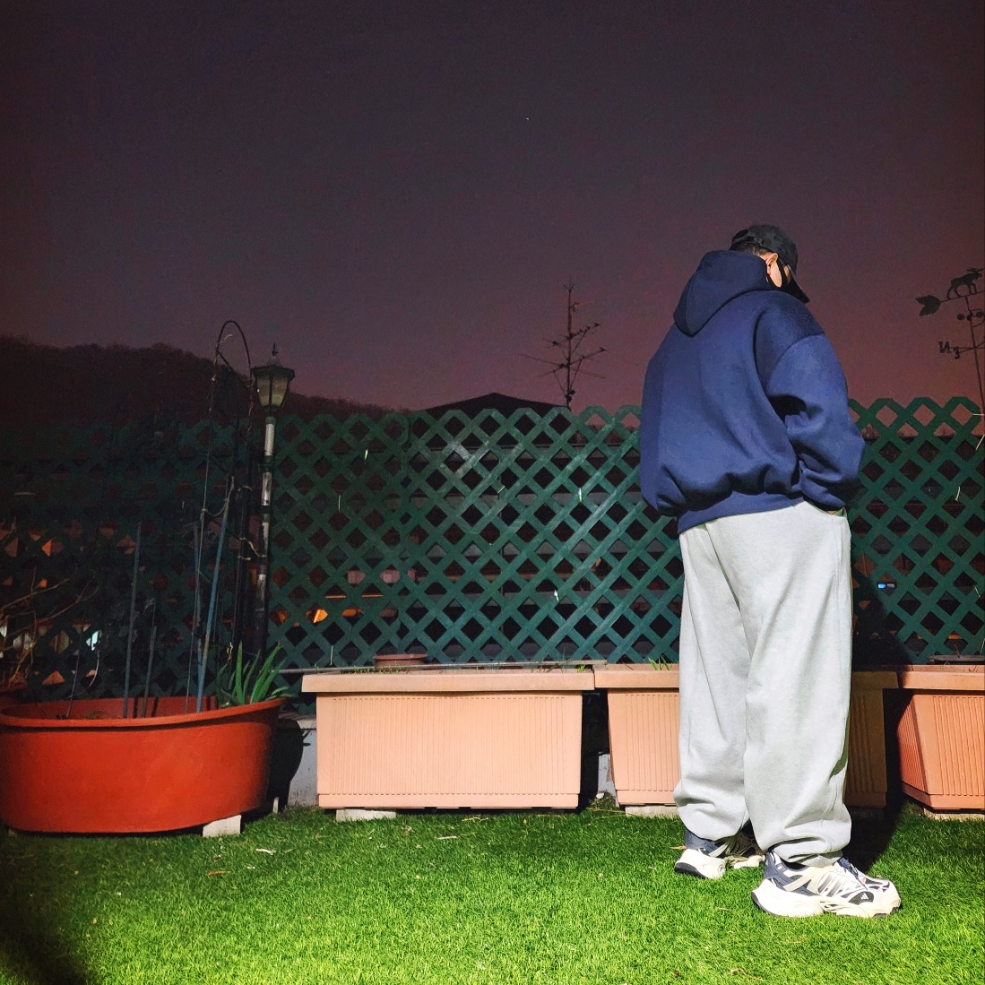 Undermycar Mu.10 Anti Fxxking Logo Play Oversized Bonded Hoodie Navy, Undermycar Mu.162 Circle Logo Balloon Fit Sweat Pants Melange Gray 착용 스타일 - 3
