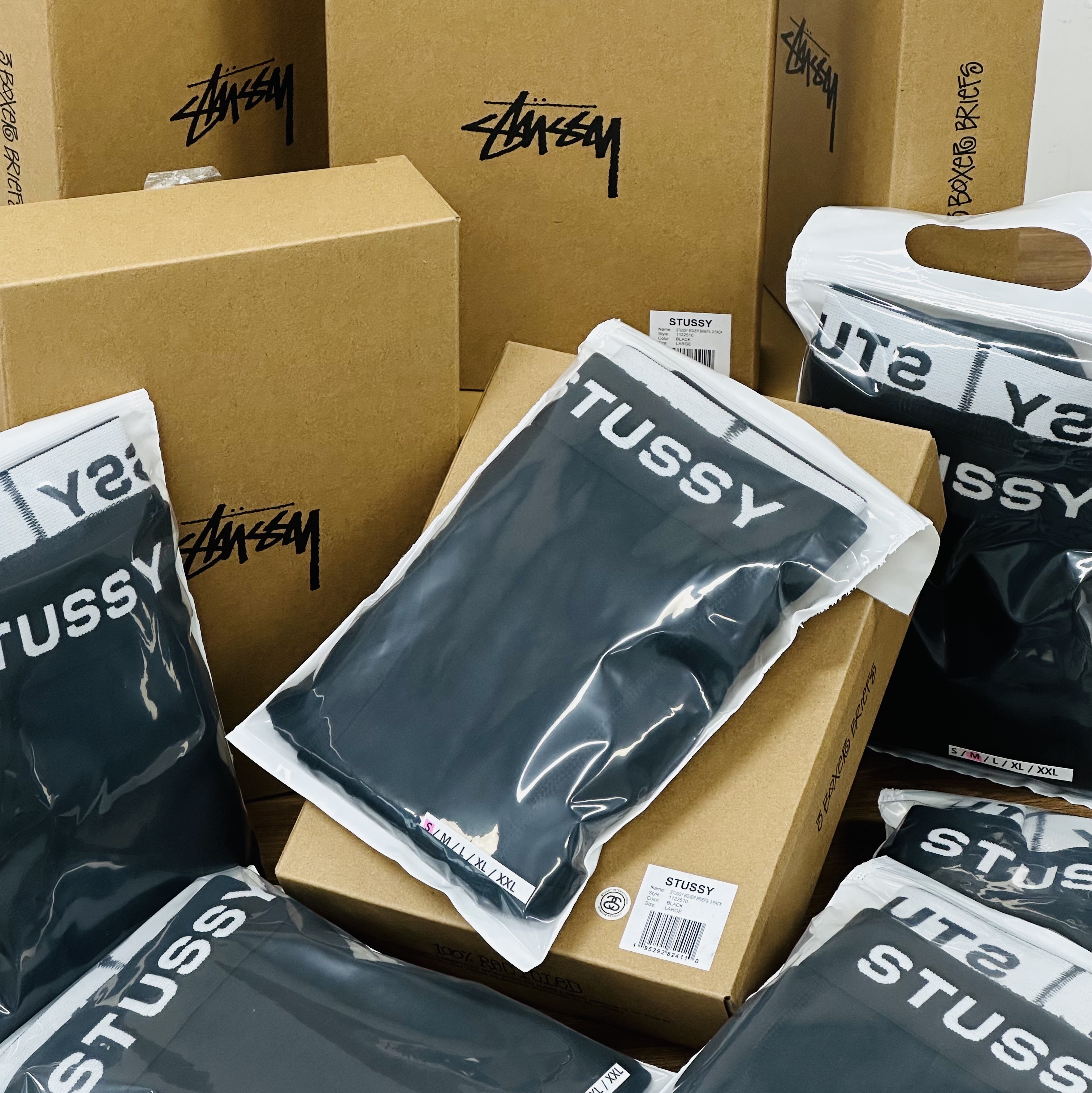 Stussy Boxer Briefs Black (3 Pack) 착용 스타일