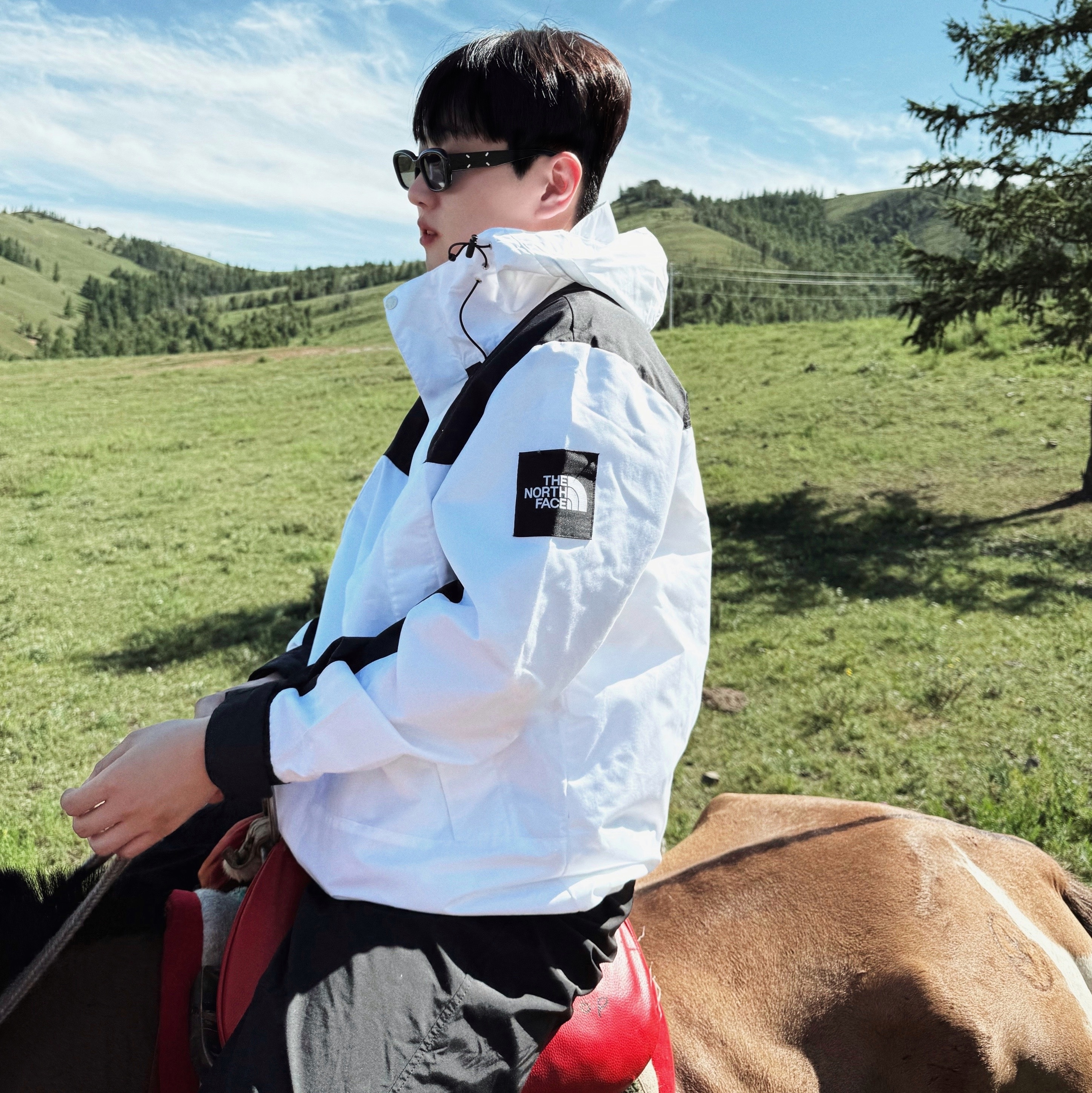 The North Face White Label Martis Jacket White, Gentle Monster x Maison Margiela MM207 Black Gray 착용 스타일