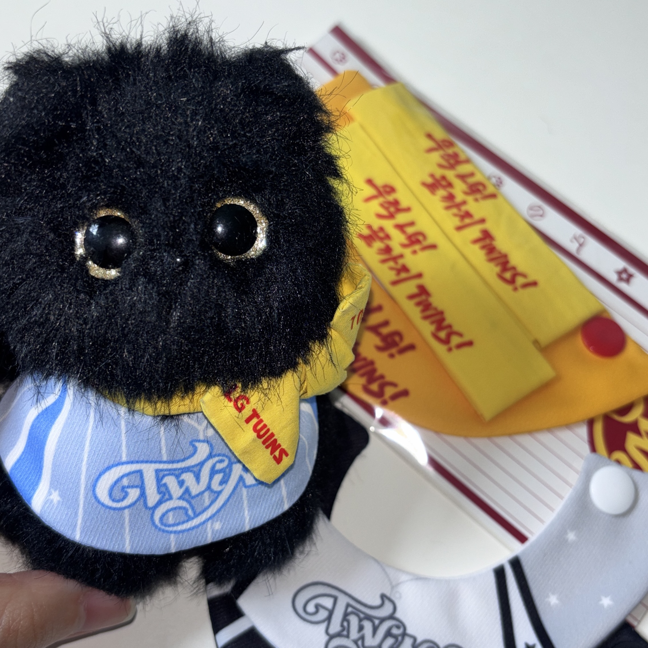 LG Twins X Bloomingtale Nero Uniform Set 착용 스타일