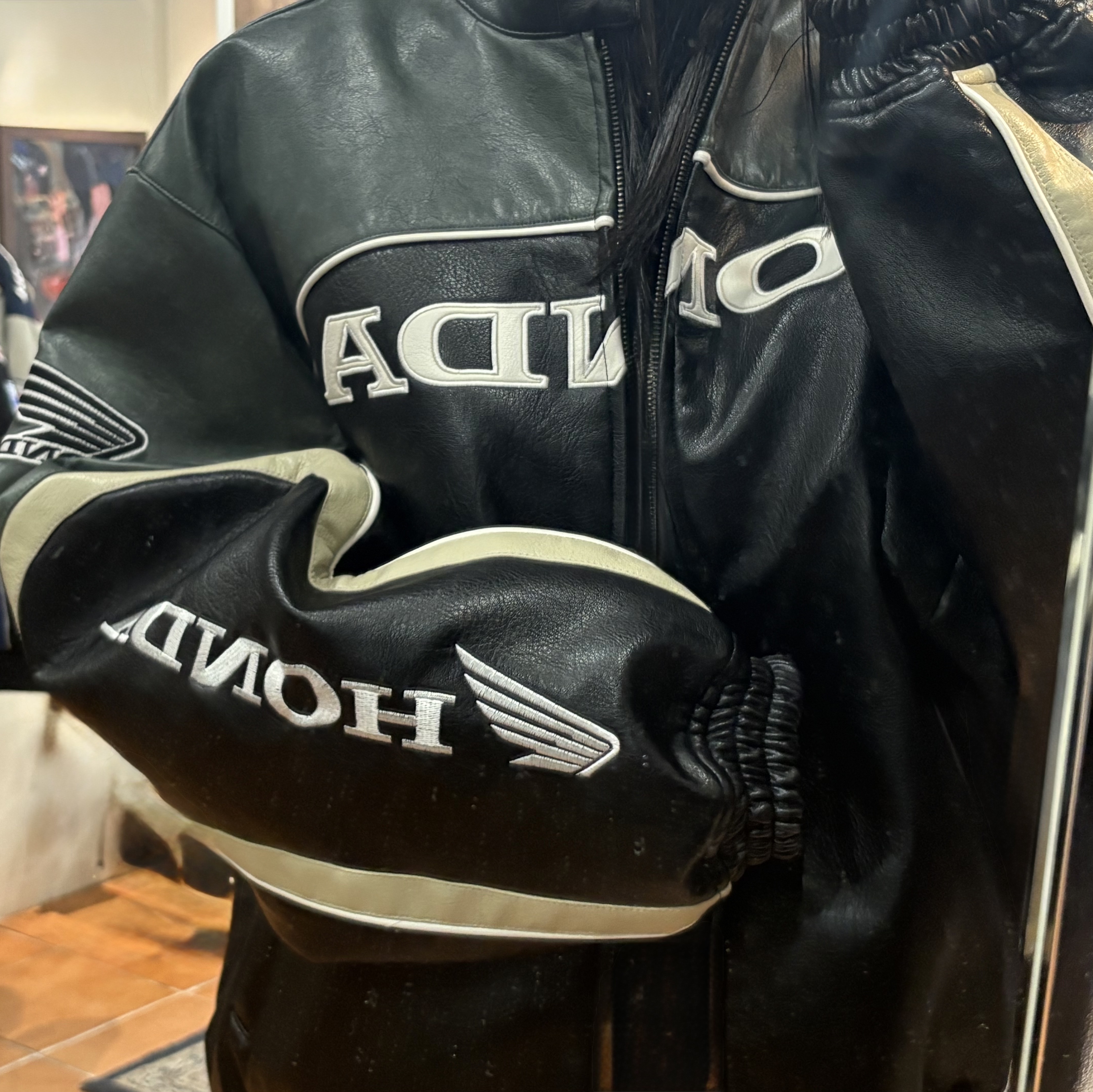 Honda Engineered Leather Racing Jacket Green 착용 스타일