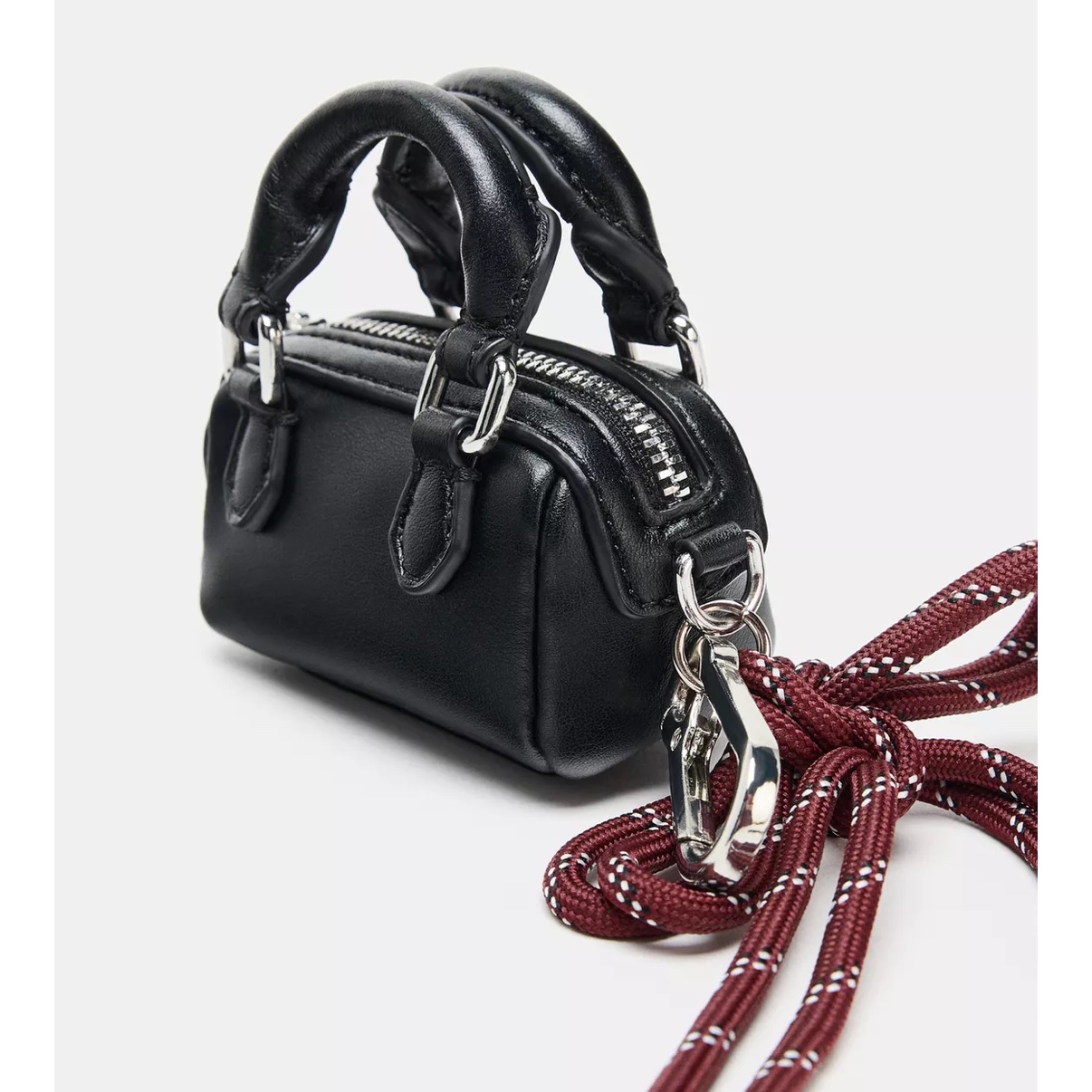 Zara Mini City Bag Charm Black 착용 스타일 - 4