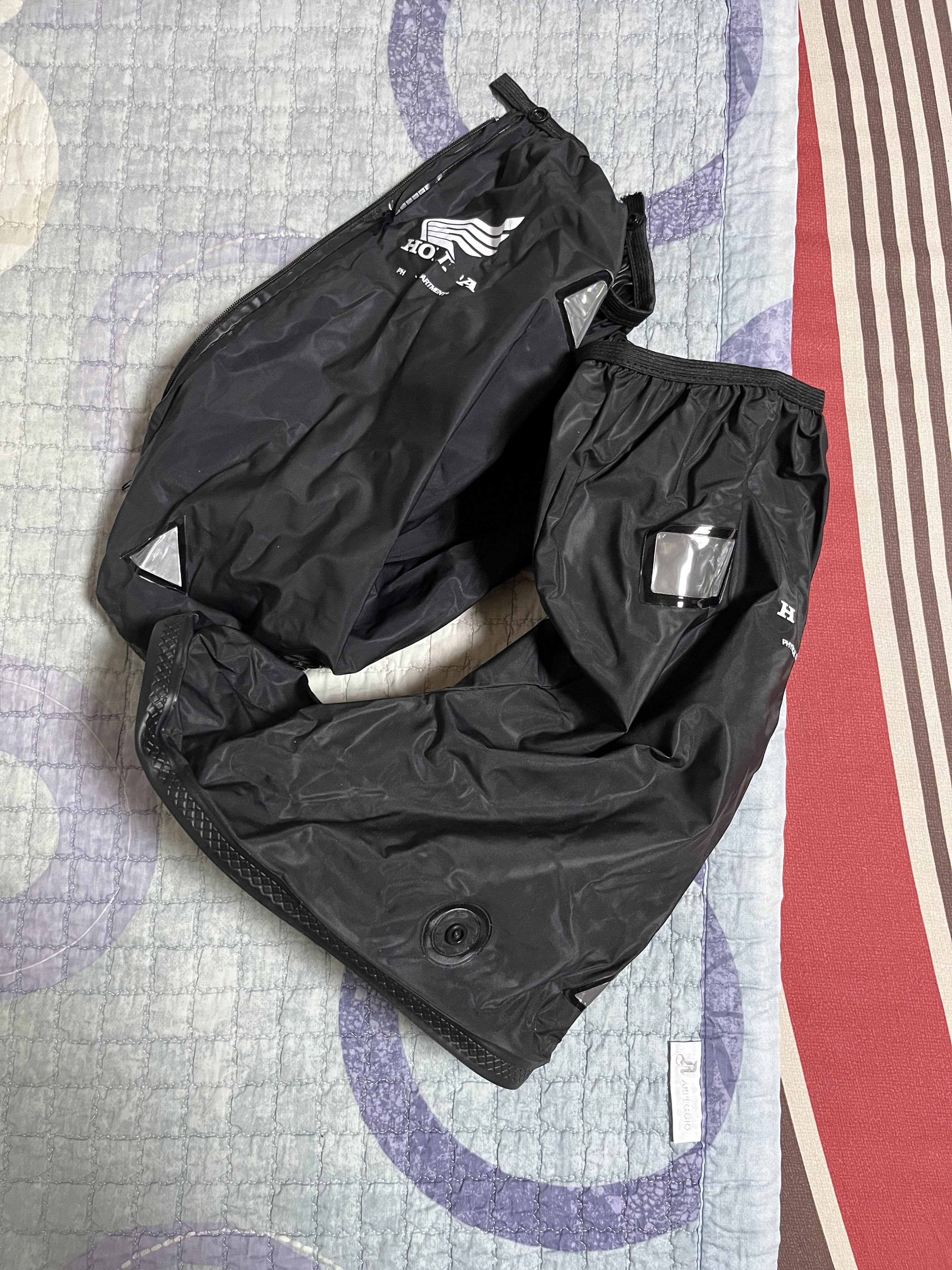 Honda Wing Logo Waterproof Overshoes 착용 스타일
