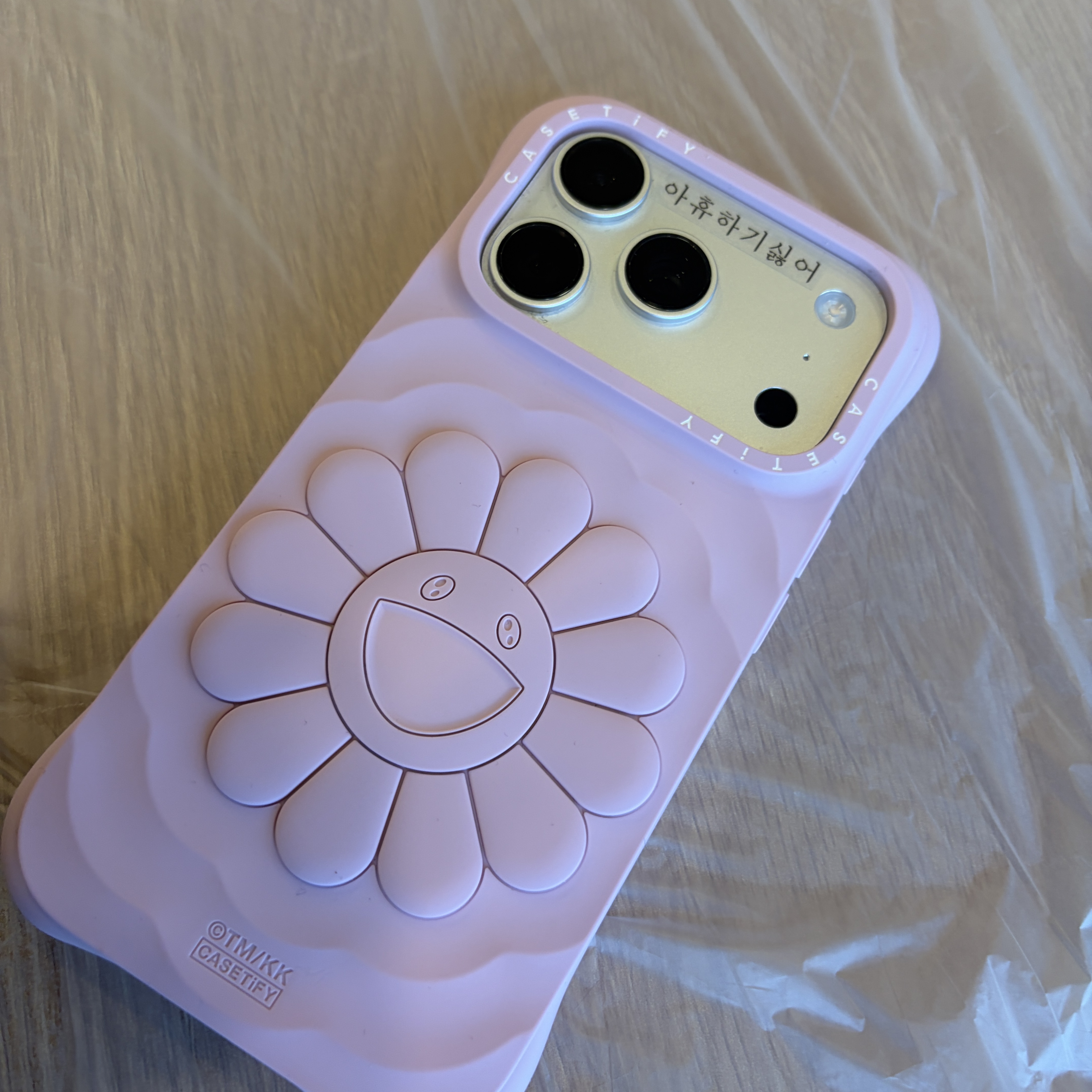 Casetify x Murakami Takashi iPhone Special Edition Flowers Phone Case Sealed Case (1 Blind Box) 착용 스타일