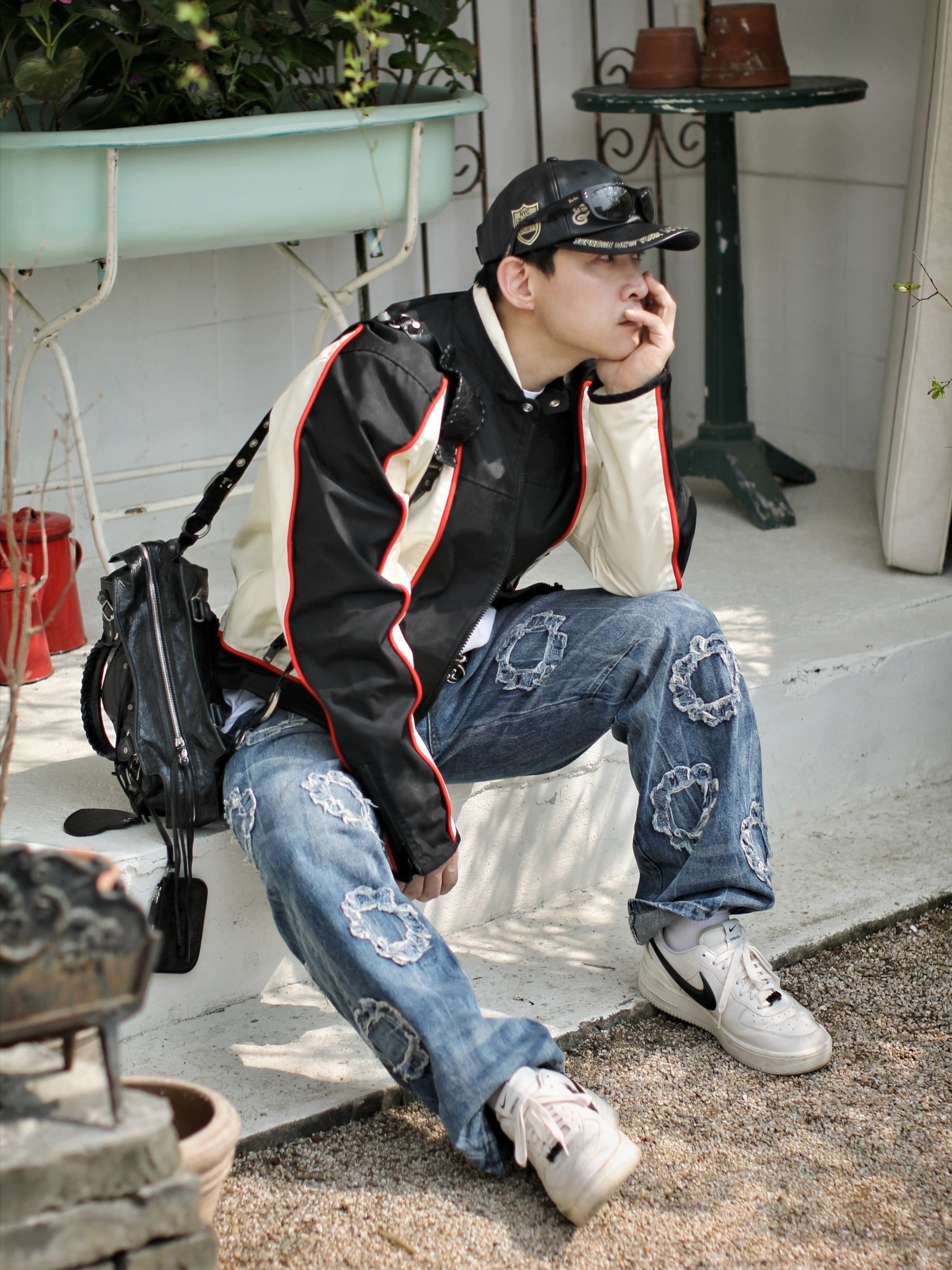 Supreme New York Leather 6-Panel Black - 25FW, Diesel J-Blink Biker Jacket in Colour-Block Nylon Black White 착용 스타일 - 1