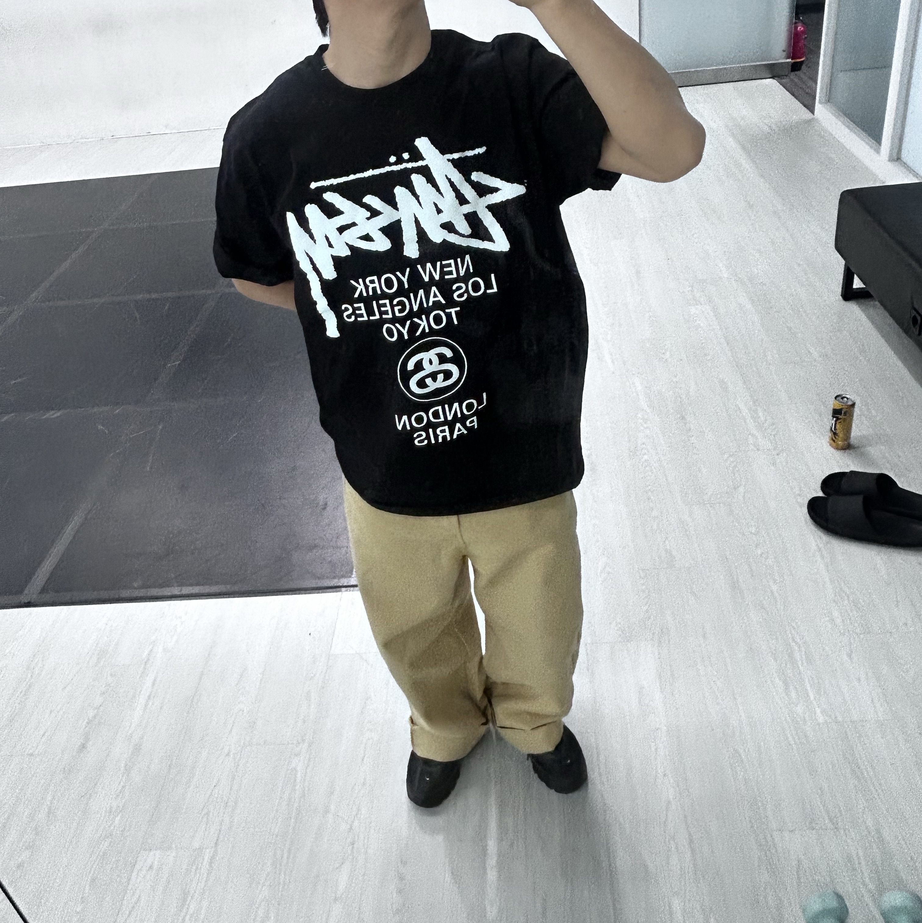Stussy World Tour T-Shirt Black 착용 스타일