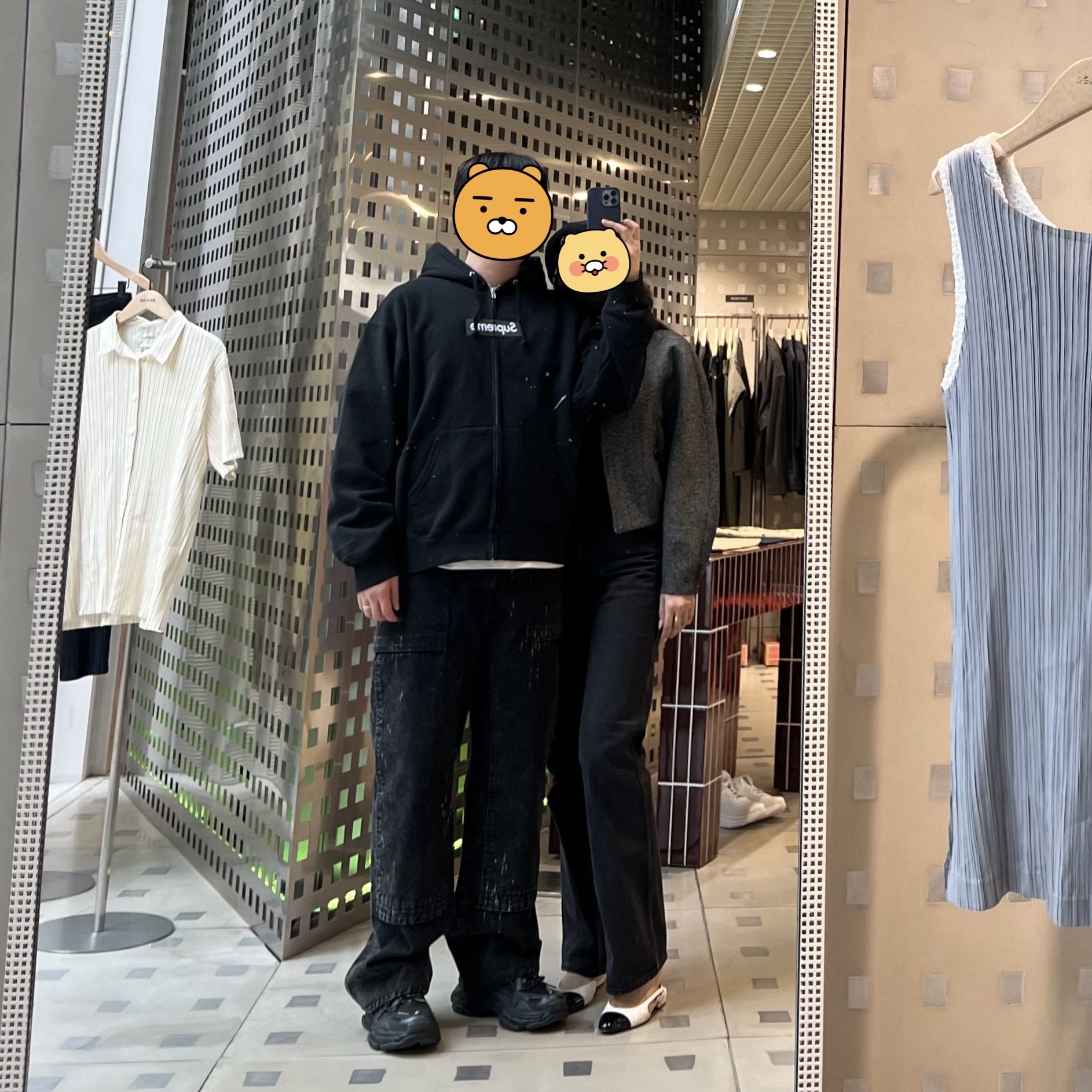 Supreme x MM6 Maison Margiela Box Logo Zip Up Hooded Sweatshirt Black - 26SS, Balenciaga Triple S.2 Sneaker In Black Dark Grey 착용 스타일