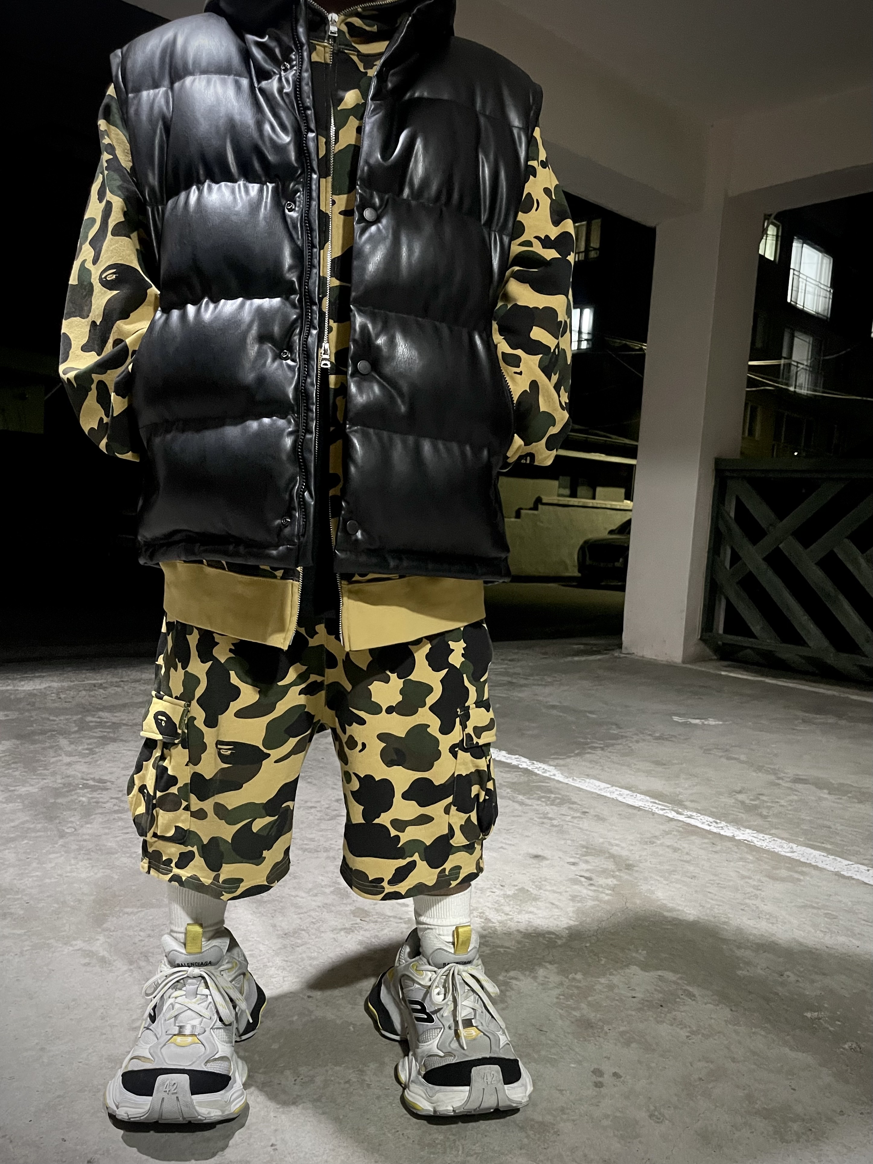 GU x Undercover Convertible Padded Blouson Black, BAPE 1st Camo Full Zip Hoodie Yellow 착용 스타일