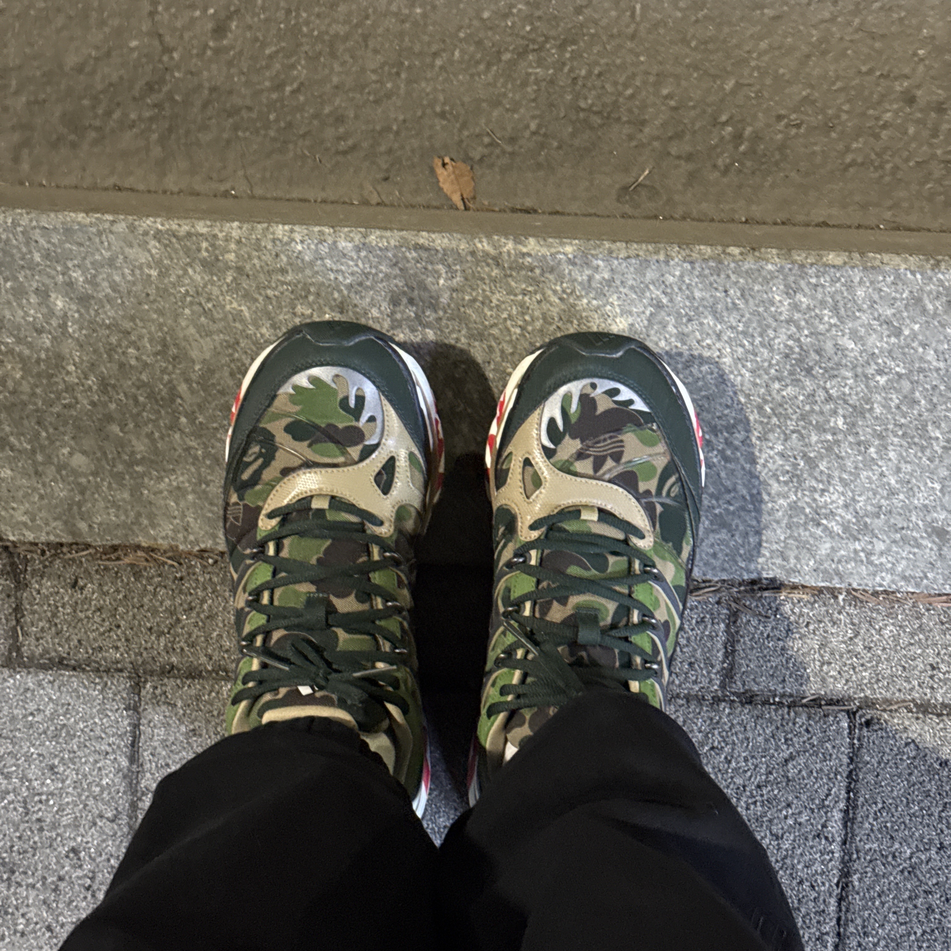 Adidas x BAPE Adistar Hrmy Hemp Iron Metallic 착용 스타일