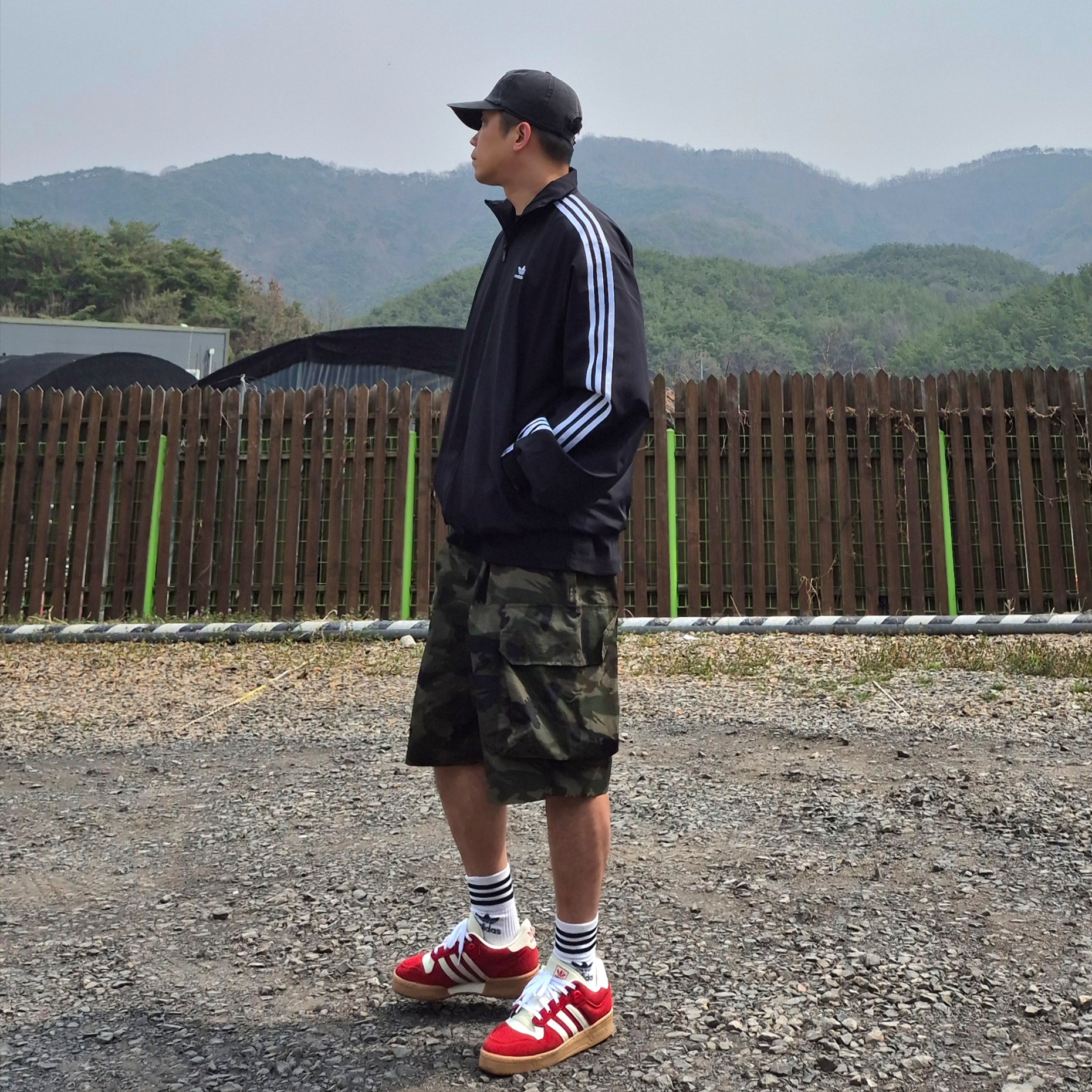Adidas Rivalry 86 Low Cloud White Team Power Red 2, (W) Adidas Adilenium Season 3 Oversized Track Top Black - KR Sizing 착용 스타일 - 1