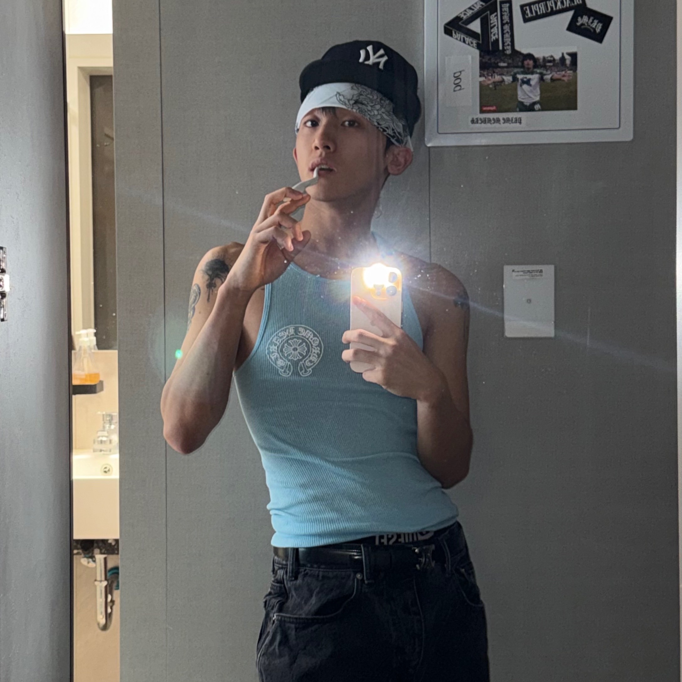Chrome Hearts Horseshoe Rib Tank Top Baby Blue 착용 스타일