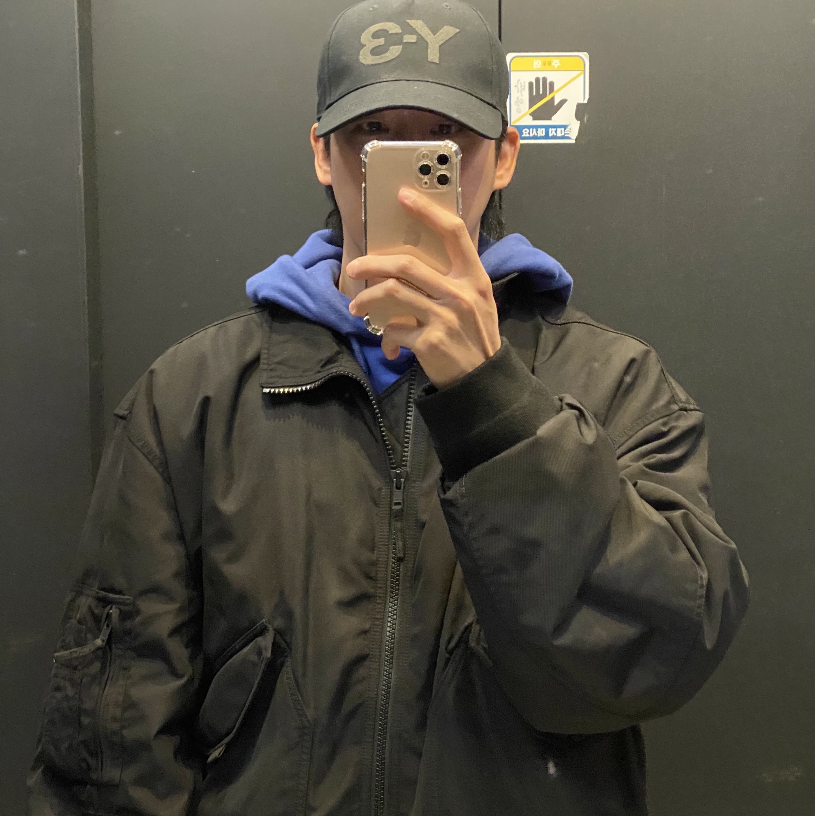 Stussy Mock Neck Flight Bomber Black, Y-3 Logo Cap Black 착용 스타일 - 1