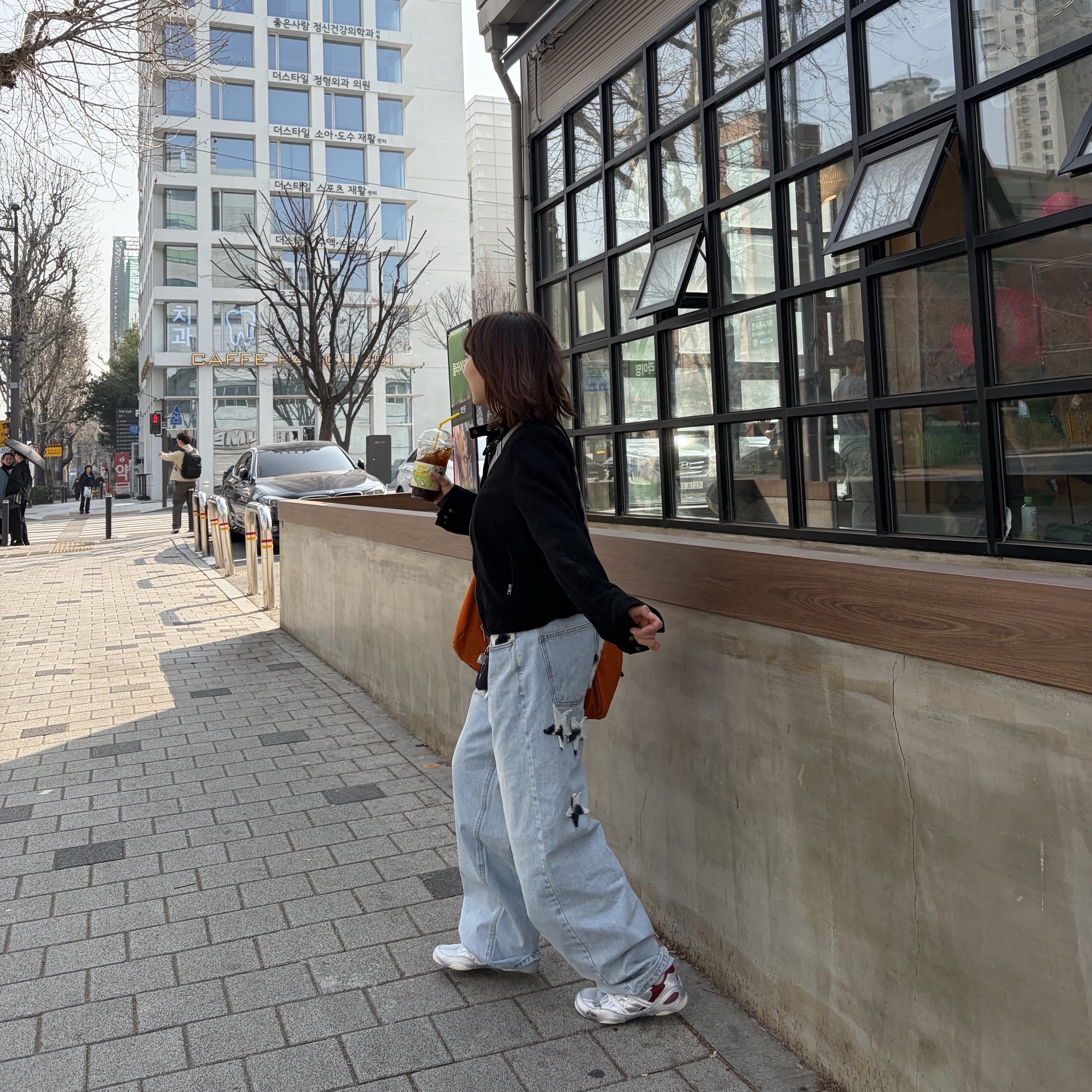 Asics Hypersync Piedmont Grey Pure Silver, ERTR Cow Star Denim Pants Light Blue 착용 스타일 - 1