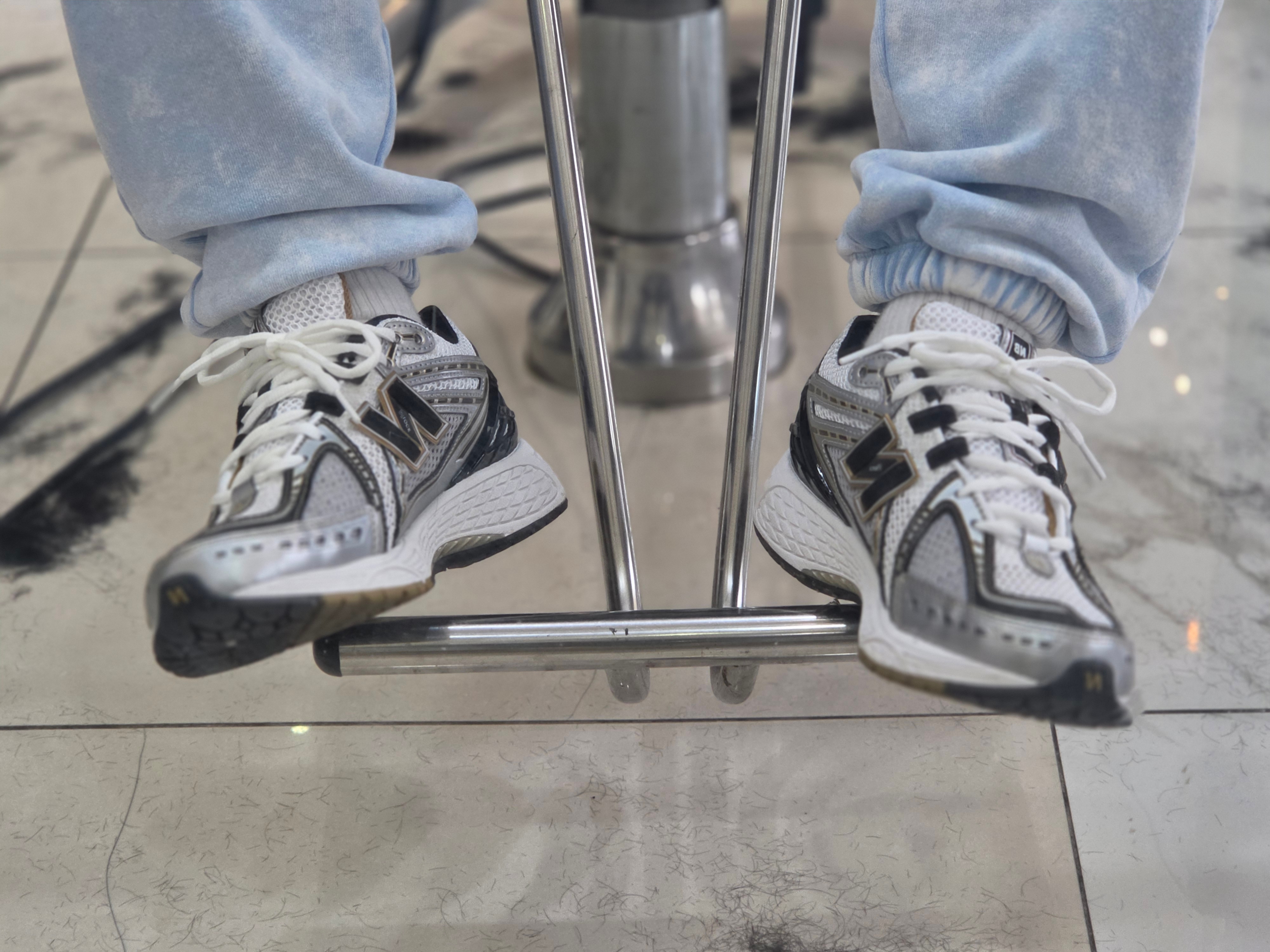 New Balance 1906R White Gold 착용 스타일