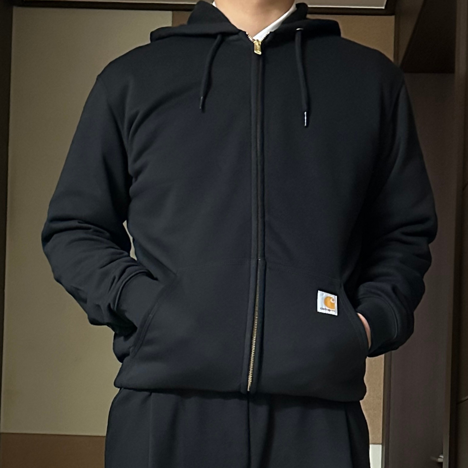 Carhartt Loose Fit Midweight Regular Full Zip Sweatshirt Black 착용 스타일