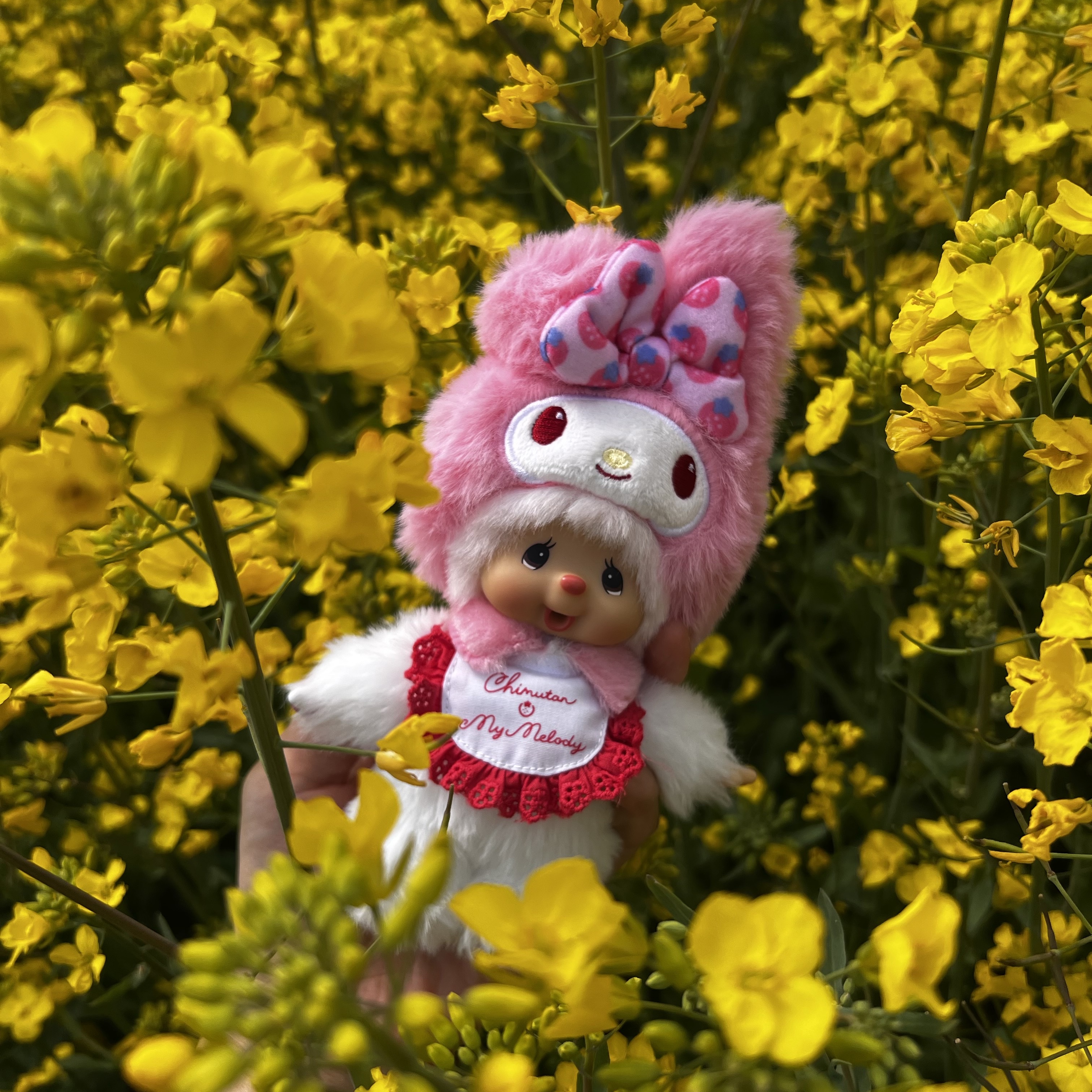 Monchhichi x Sanrio Characters My Melody Chimutan Keychain 착용 스타일