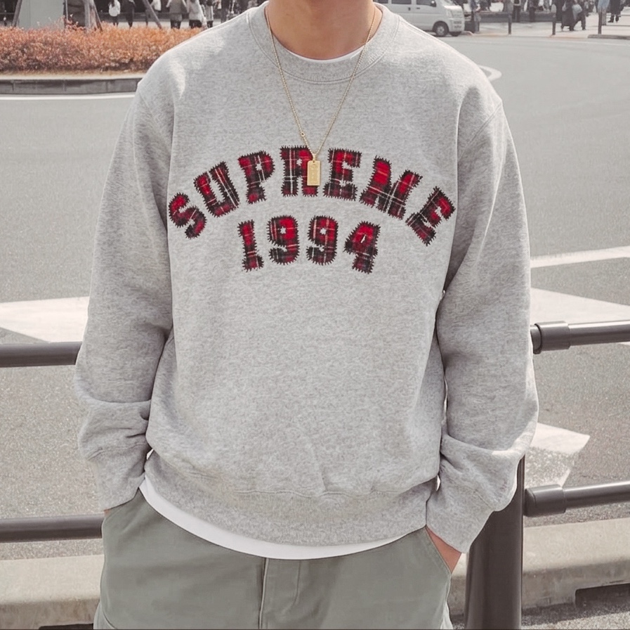 Supreme Plaid Arc Crewneck Heather Grey - 26SS 착용 스타일