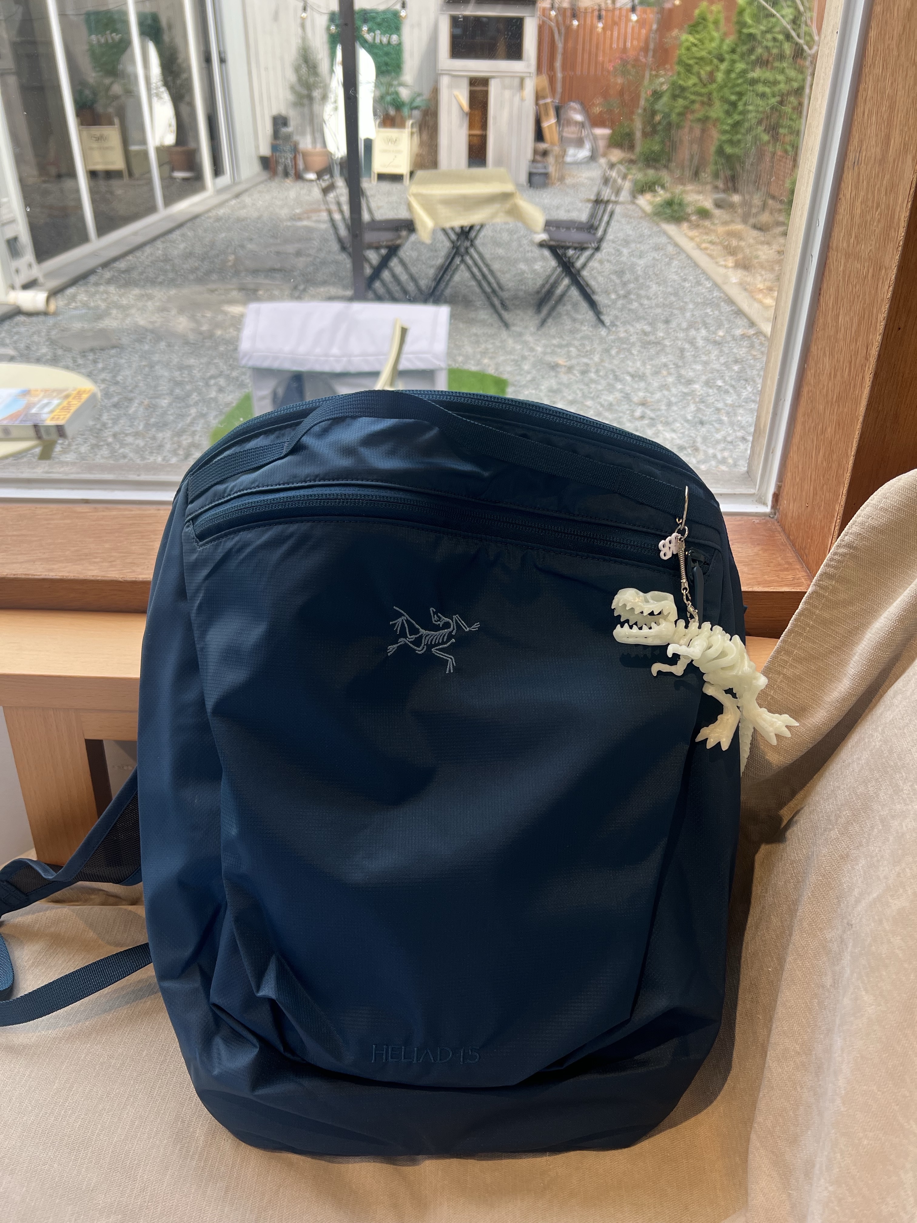 Arc'teryx Heliad 15 Backpack Nightscape, Adidas Originals Firebird Track Top Black - KR Sizing 착용 스타일 - 1