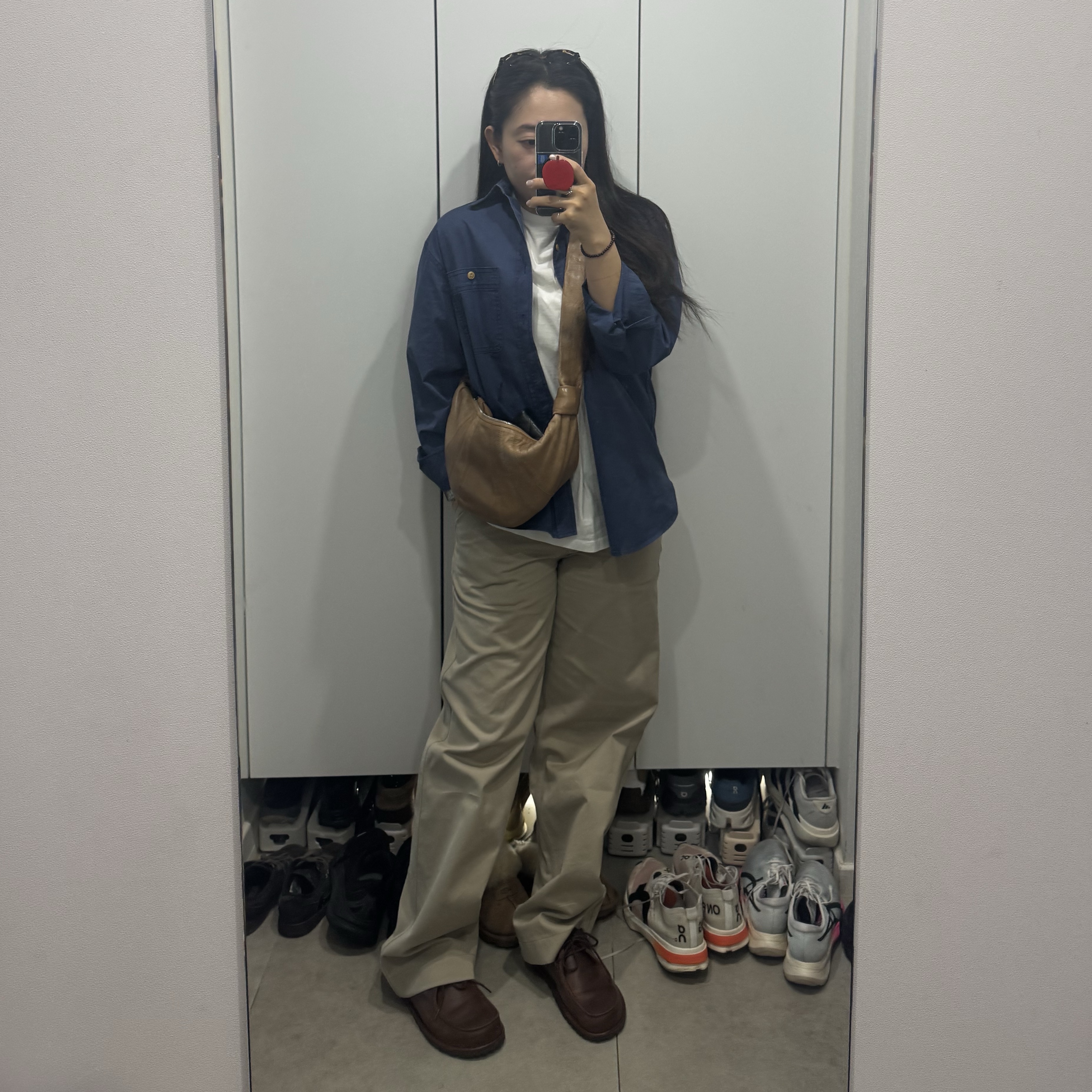 (W) Miu Miu Regard Sunglasses Blue Lenses Honey Tortoiseshell Acetate Standard fit, Birkenstock Utti Lace Natural Leather Roast - Regular 착용 스타일