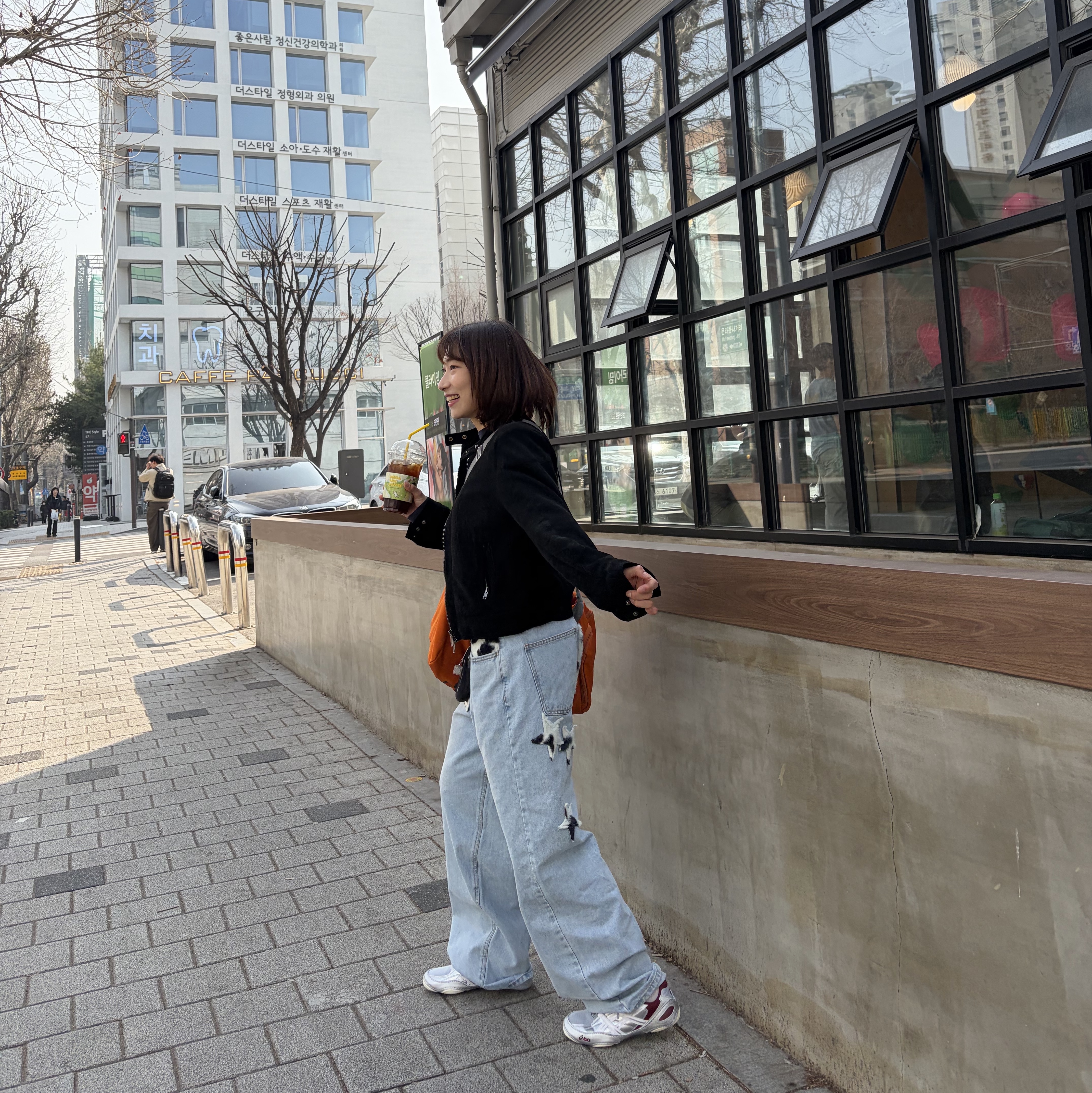 Asics Hypersync Piedmont Grey Pure Silver, ERTR Cow Star Denim Pants Light Blue 착용 스타일 - 2